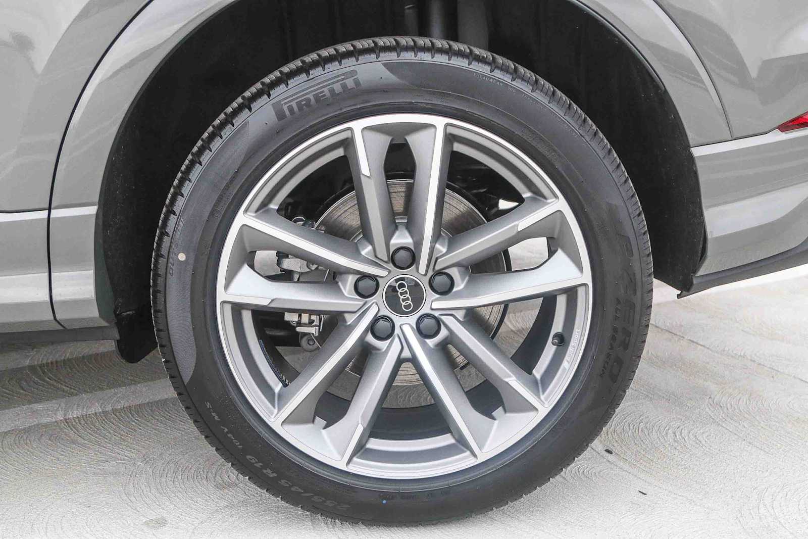 Thumbnail: 2025 Audi Q3 - 13