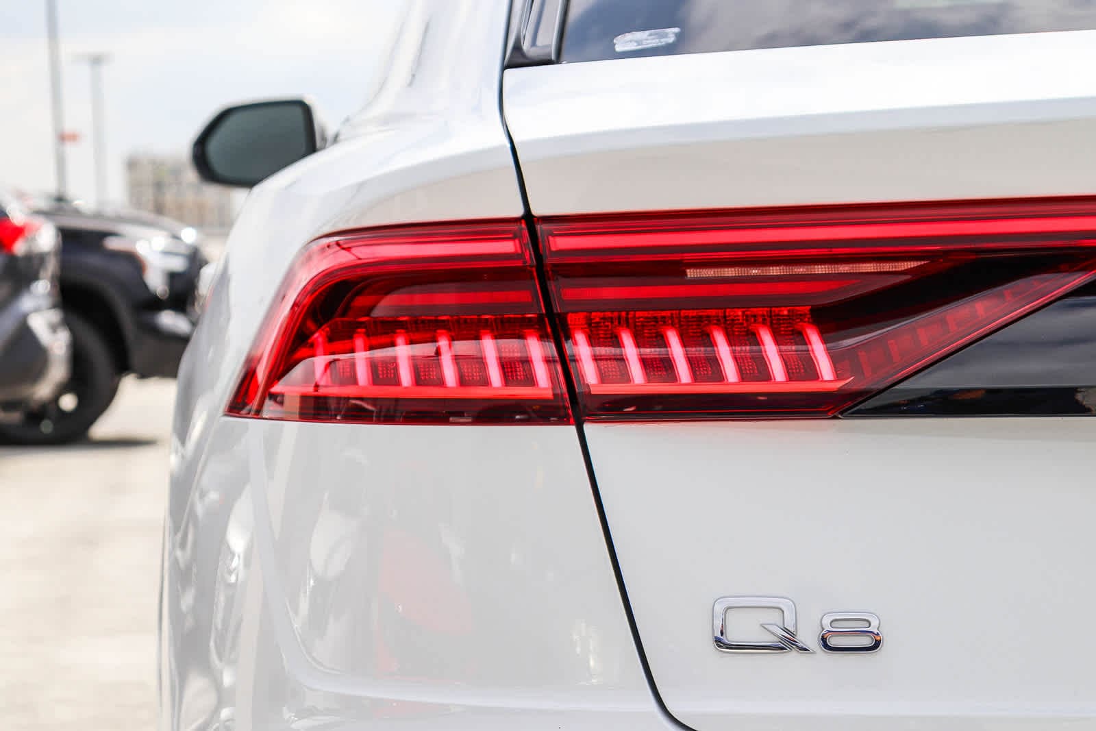 Thumbnail: 2023 Audi Q8 - 24