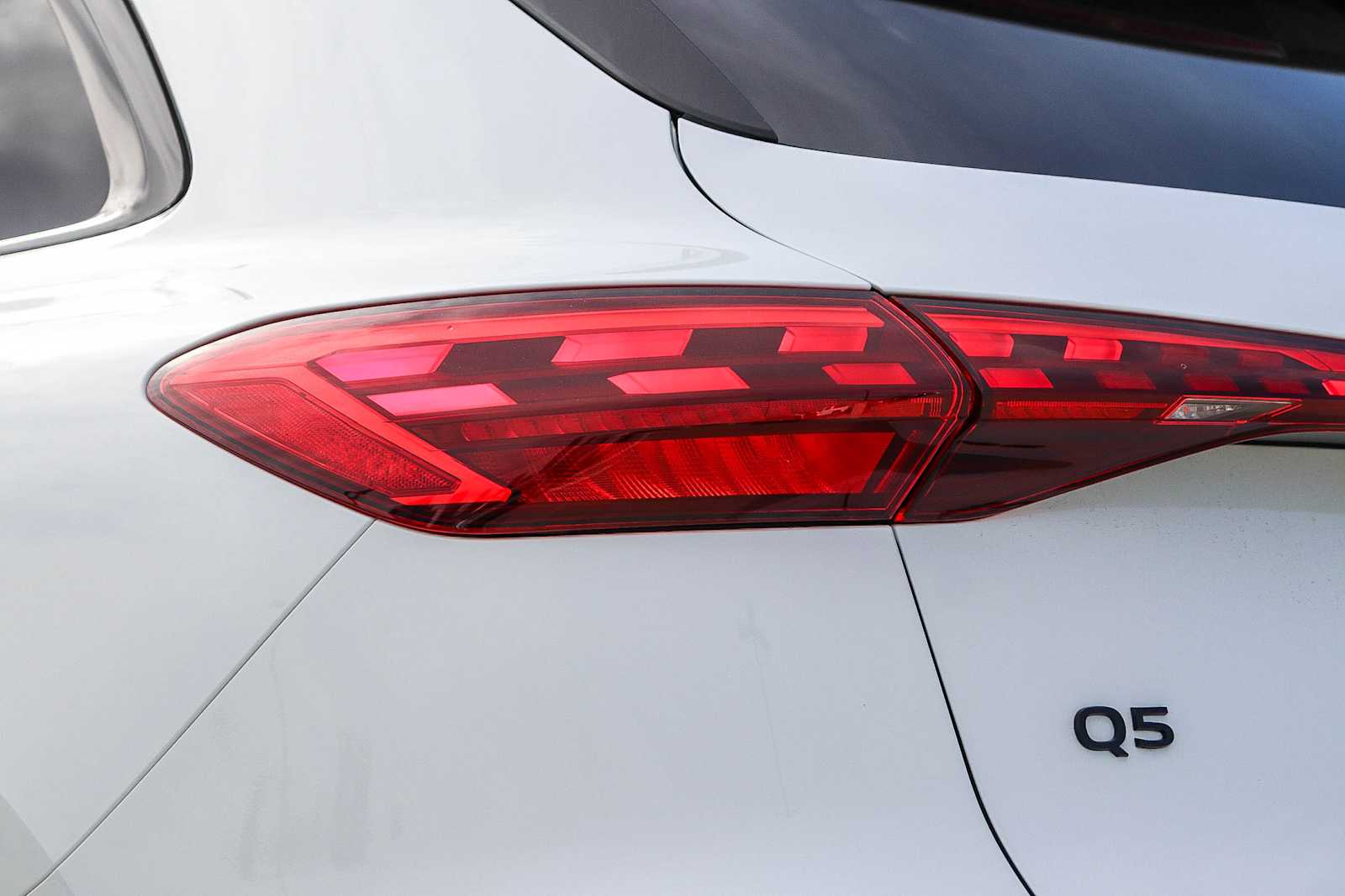 Thumbnail: 2025 Audi Q5 - 12