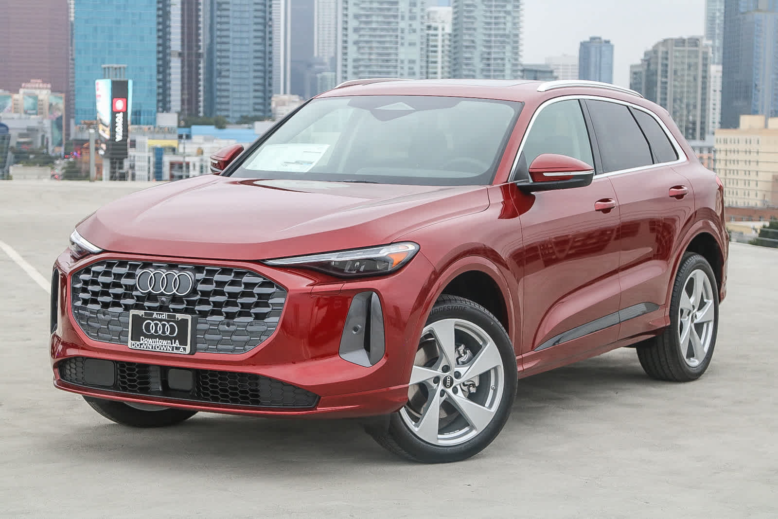 Thumbnail: 2025 Audi Q5 - 1