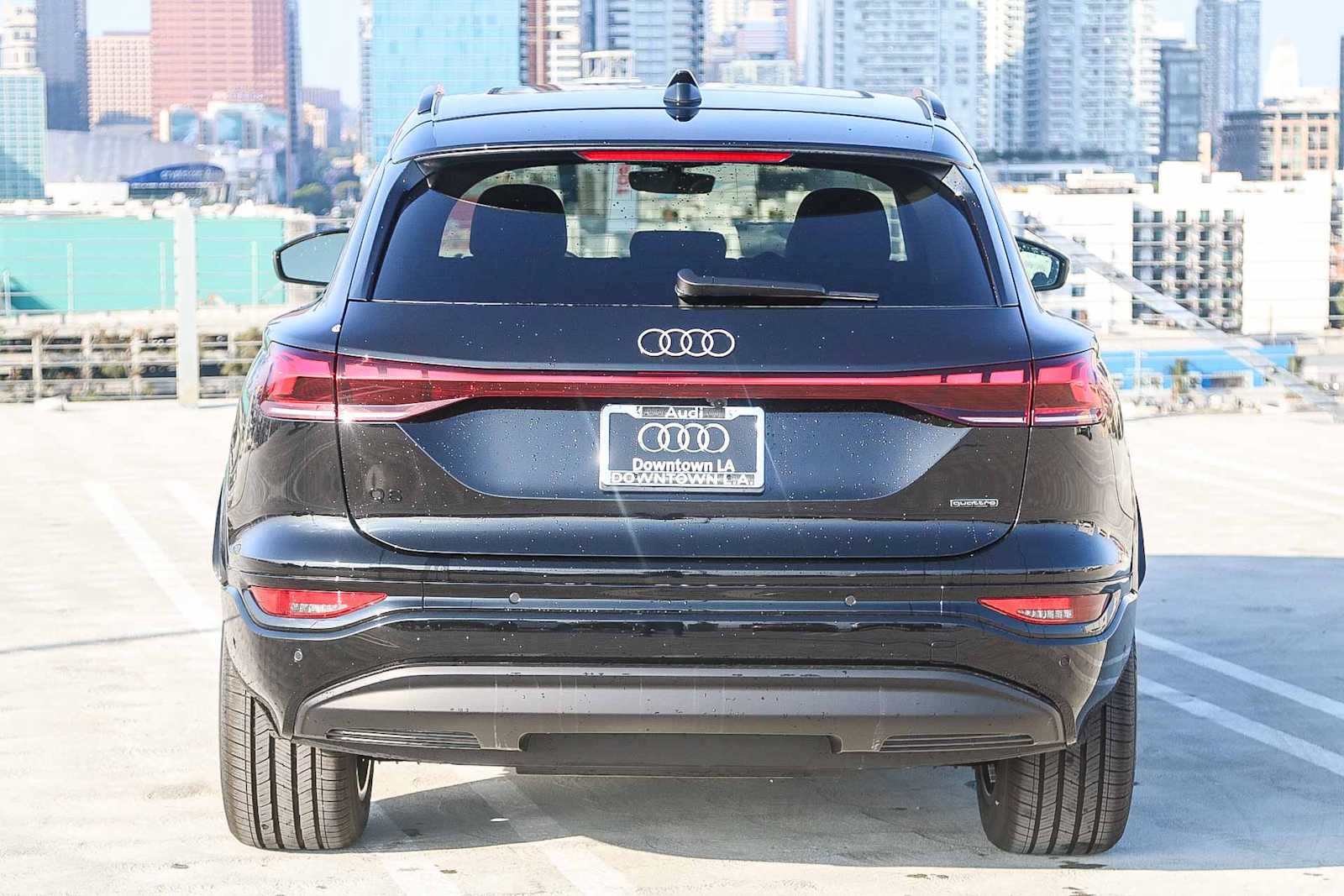 Thumbnail: 2025 Audi Q6 e-tron - 7
