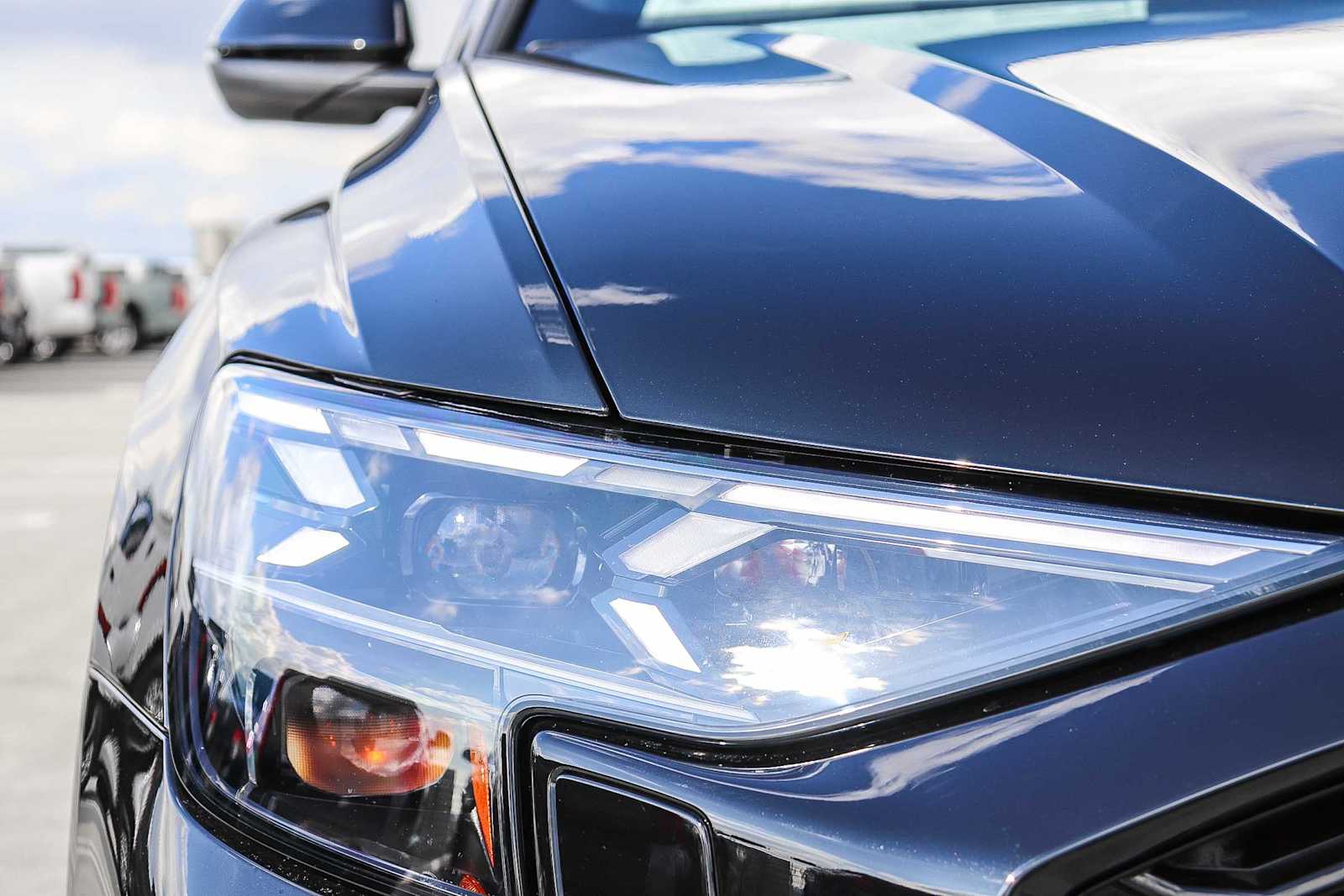 Thumbnail: 2026 Audi RS Q8 - 9