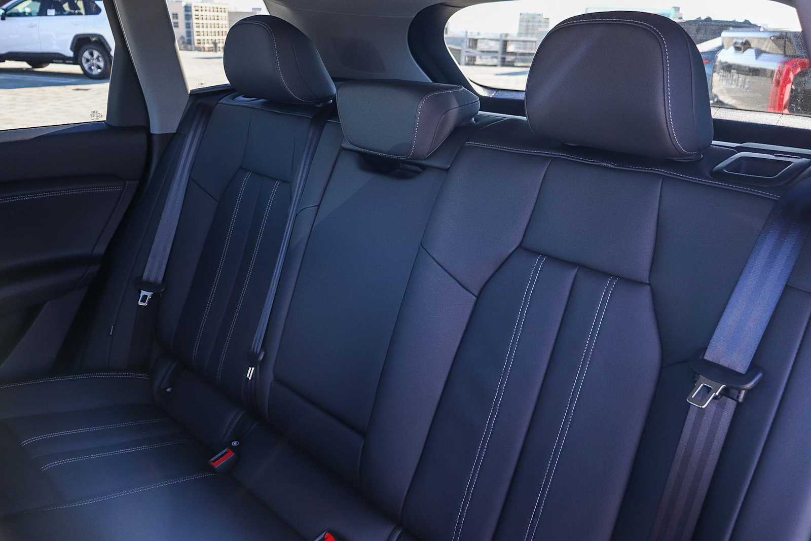 Thumbnail: 2025 Audi Q6 e-tron - 23