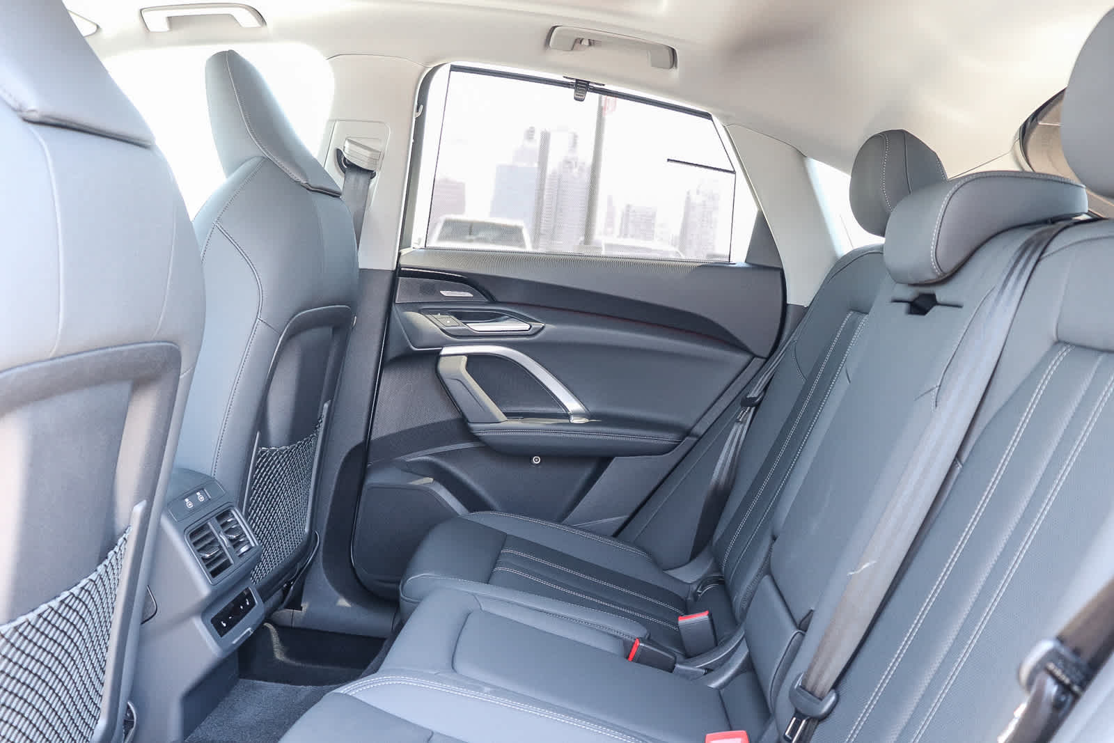 Thumbnail: 2025 Audi Q5 - 18