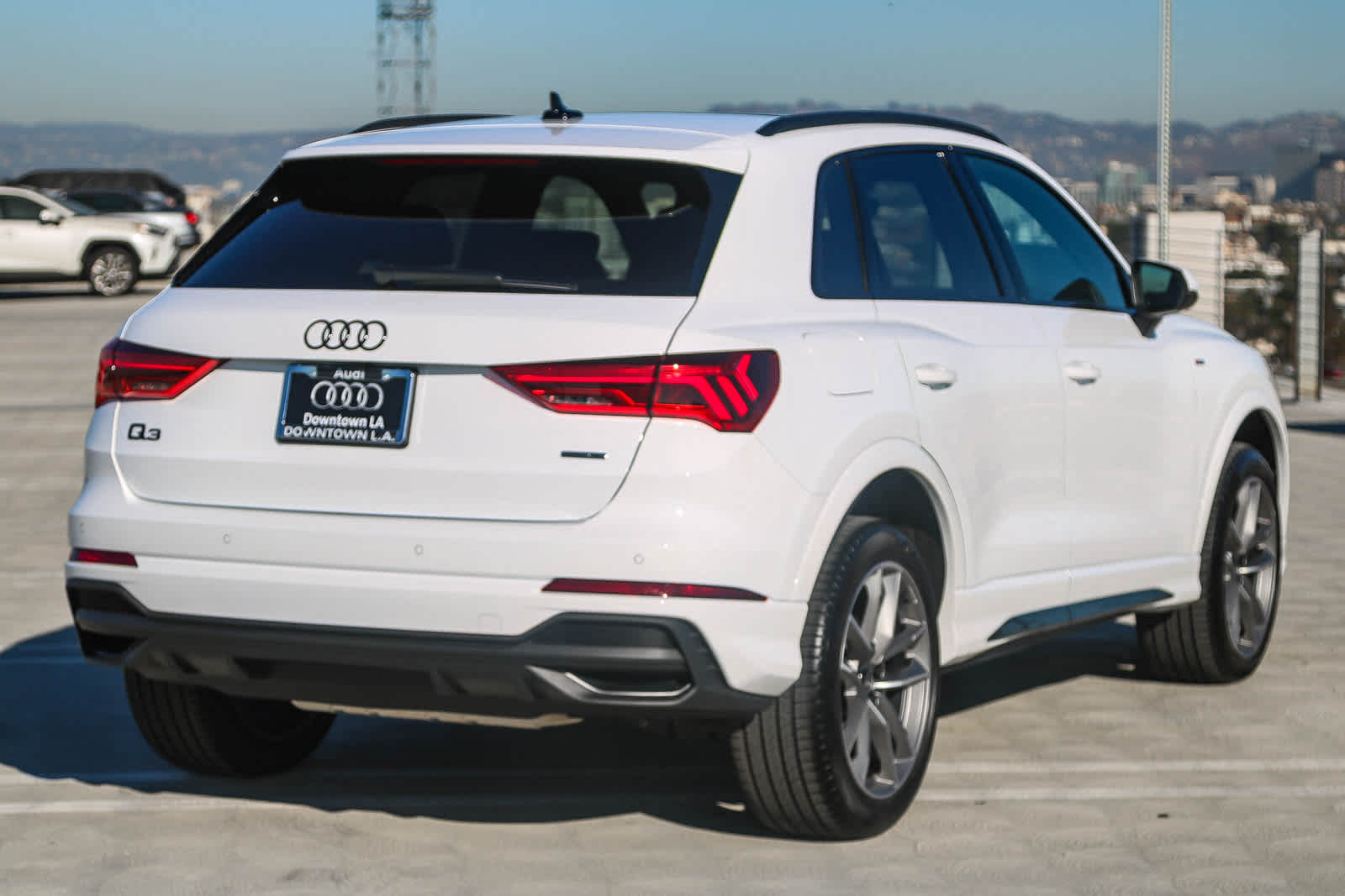 Thumbnail: 2025 Audi Q3 - 8
