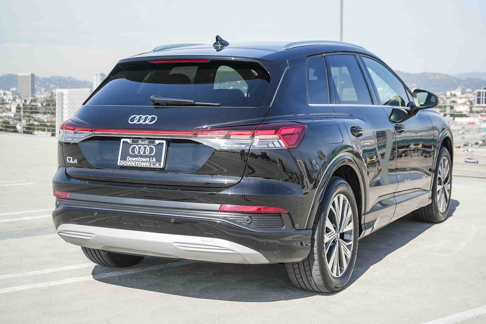 Thumbnail: 2023 Audi Q4 e-tron - 7