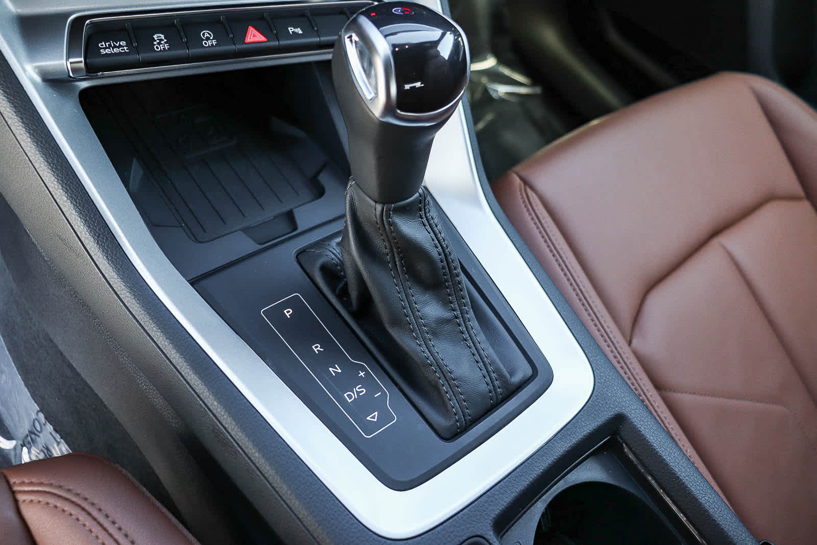 Thumbnail: 2025 Audi Q3 - 25