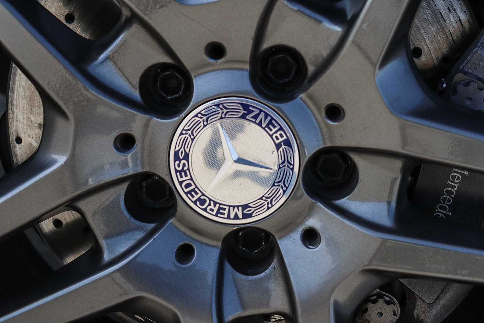 Thumbnail: 2016 Mercedes-Benz E-Class - 21