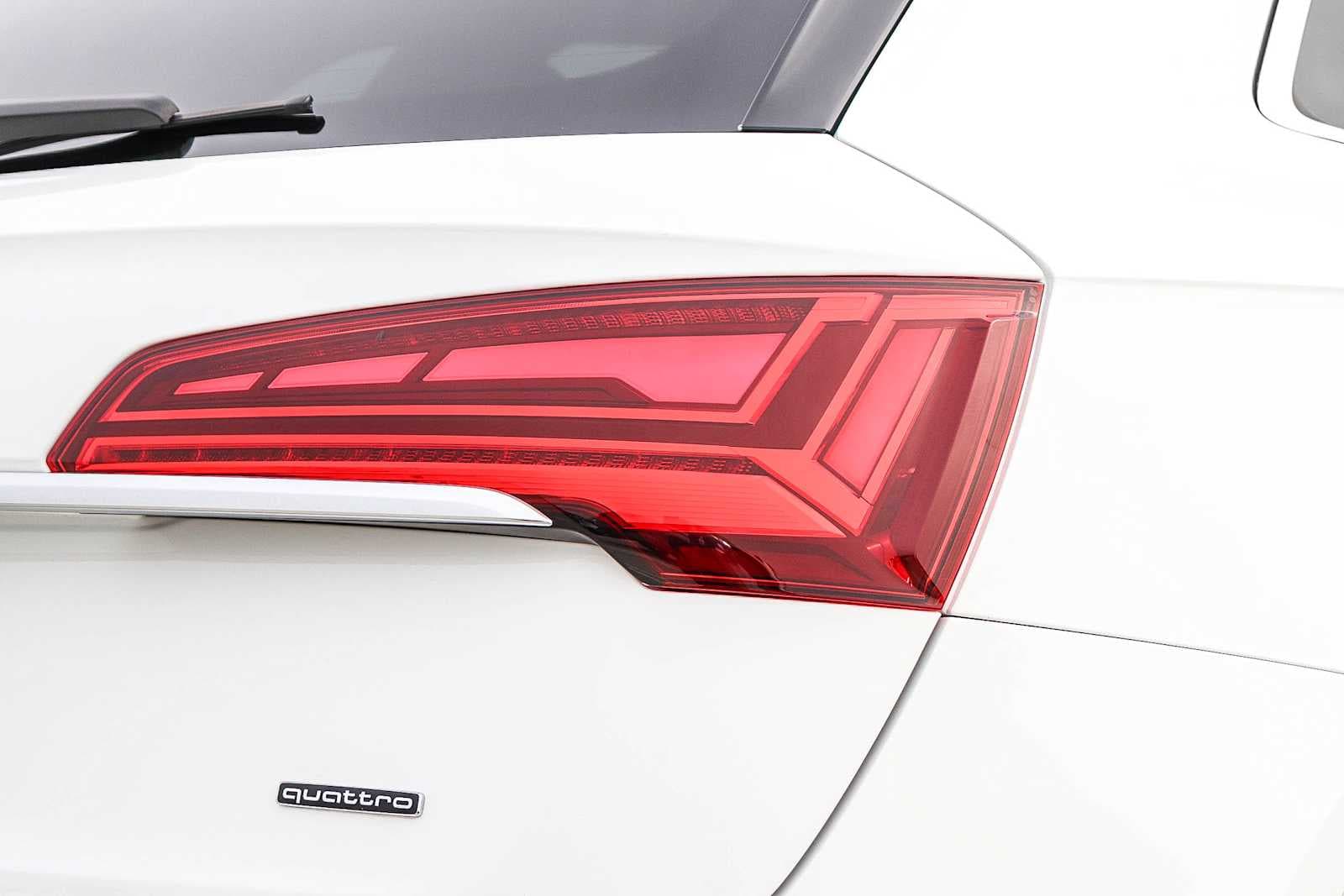 Thumbnail: 2022 Audi Q5 - 10