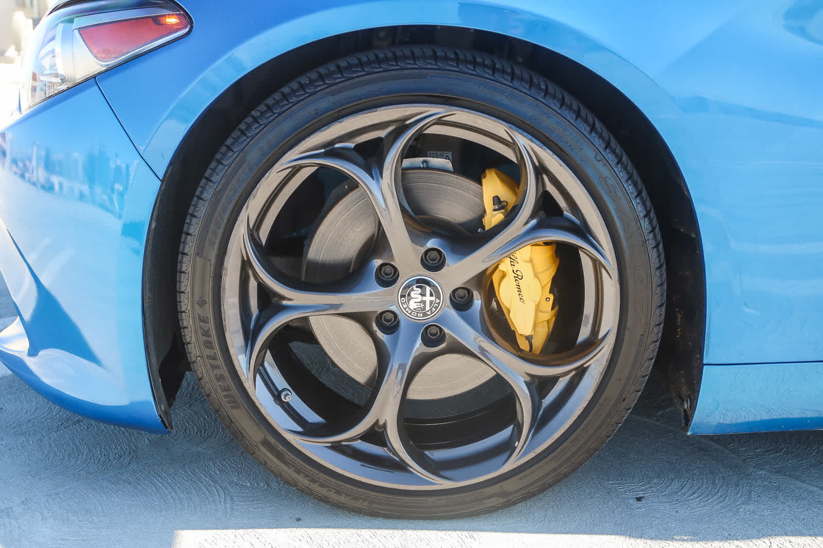 Thumbnail: 2019 Alfa Romeo Giulia - 13