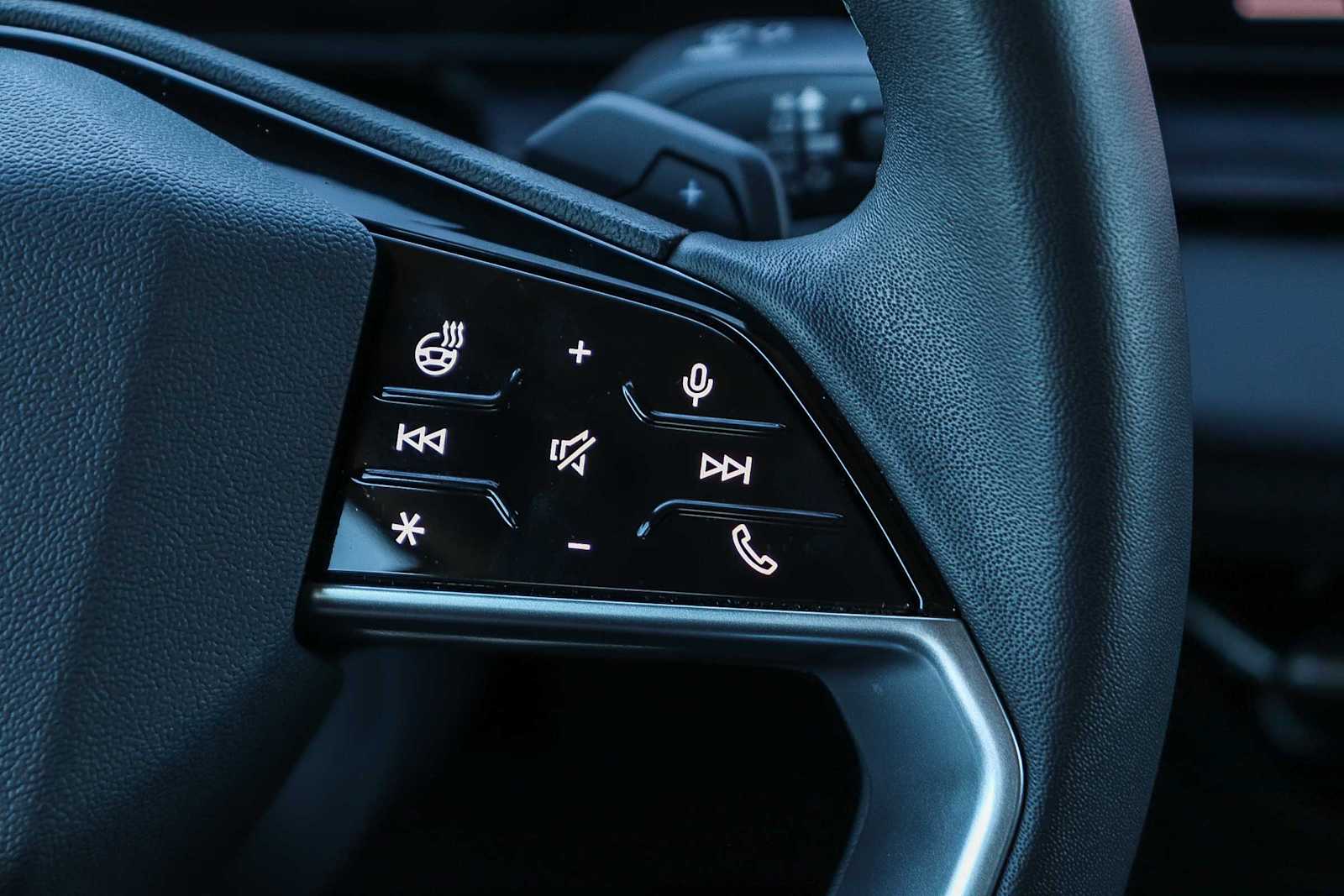 Thumbnail: 2025 Audi Q6 e-tron - 18