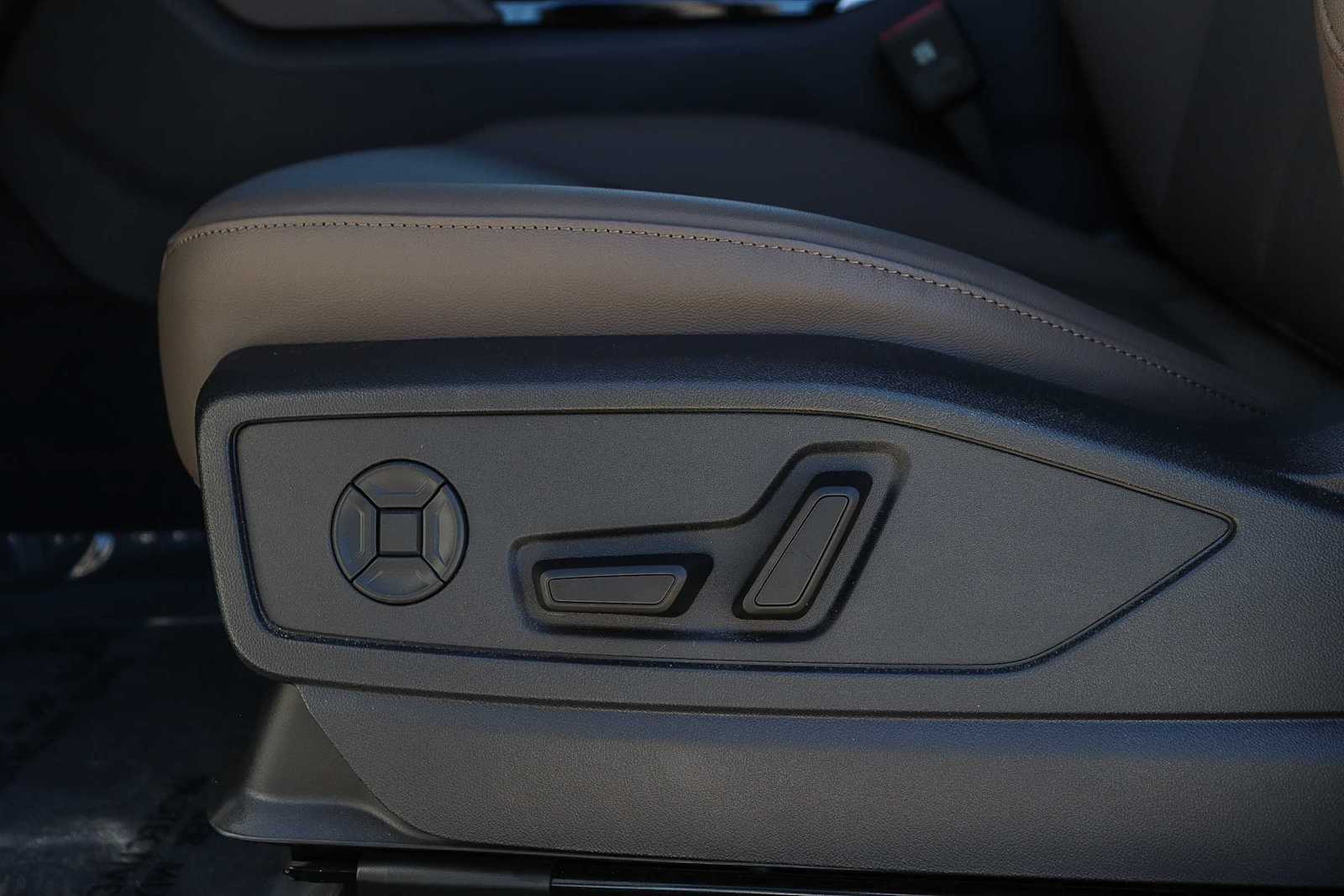 Thumbnail: 2025 Audi Q5 - 25