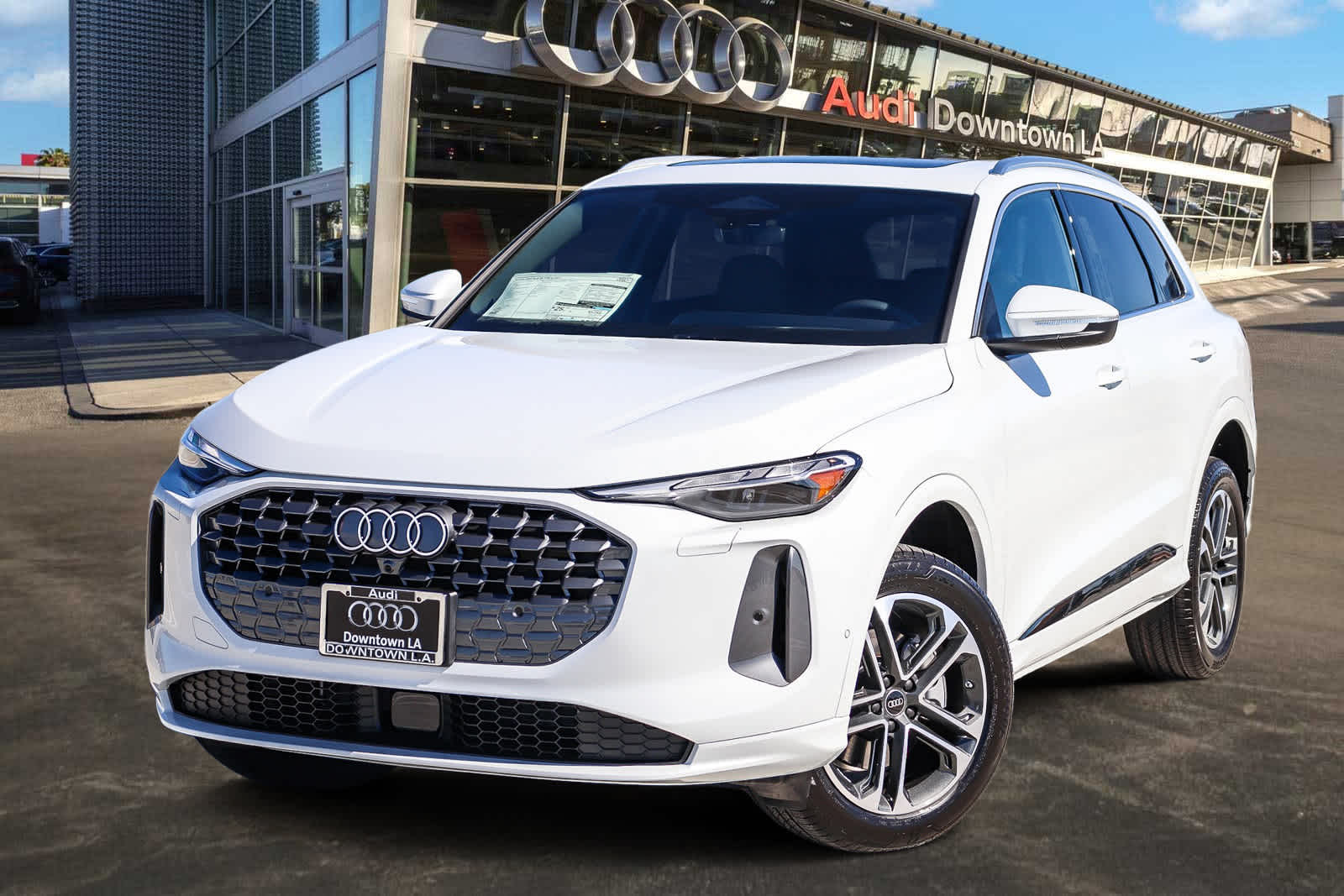 2025 Audi New Q5 Premium's photo