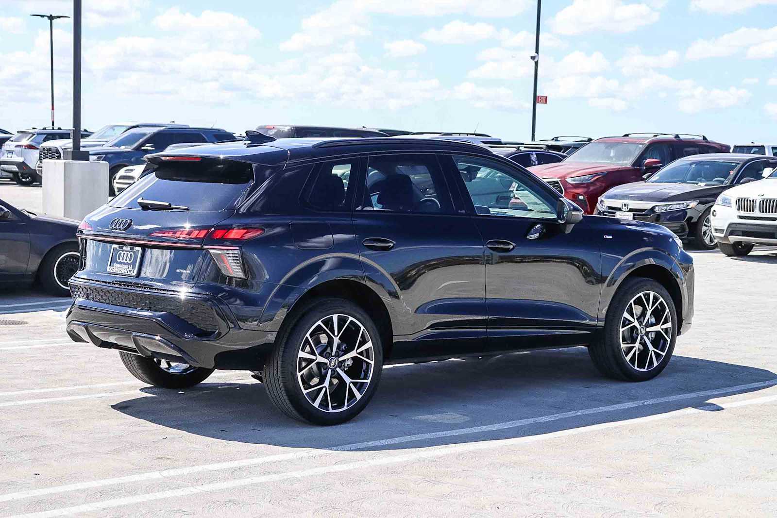 Thumbnail: 2026 Audi Q3 - 4