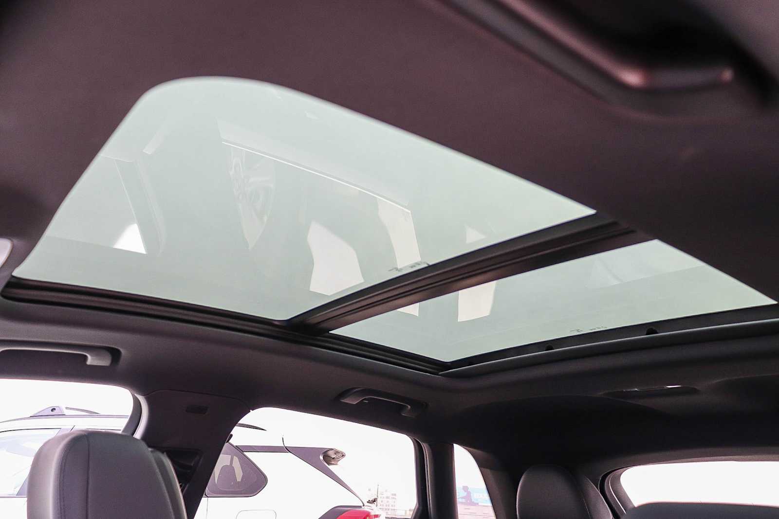 Thumbnail: 2025 Audi Q3 - 36