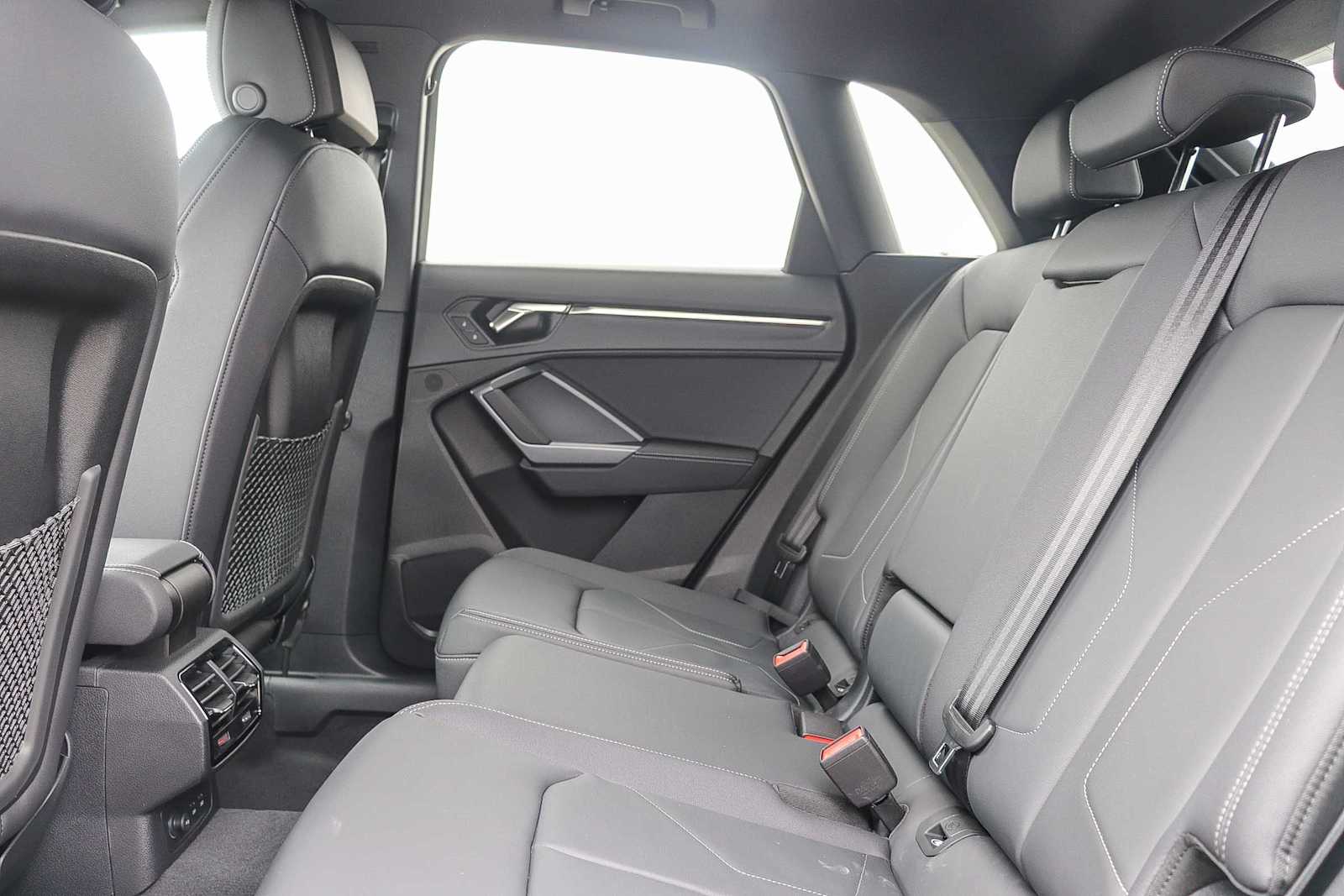 Thumbnail: 2025 Audi Q3 - 18