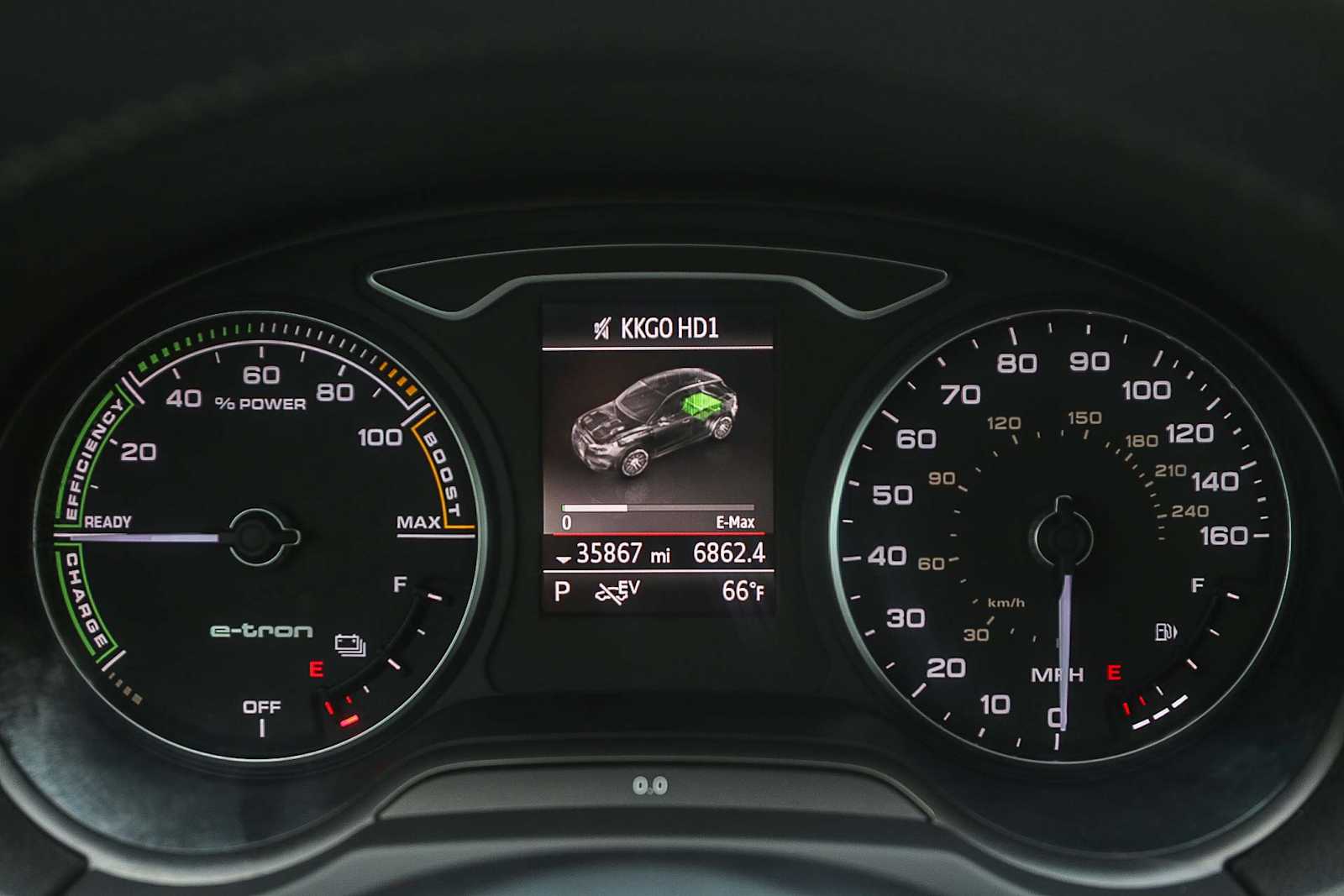 Thumbnail: 2018 Audi A3 e-tron - 25