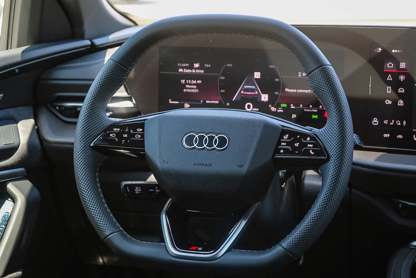 Thumbnail: 2025 Audi SQ5 - 15