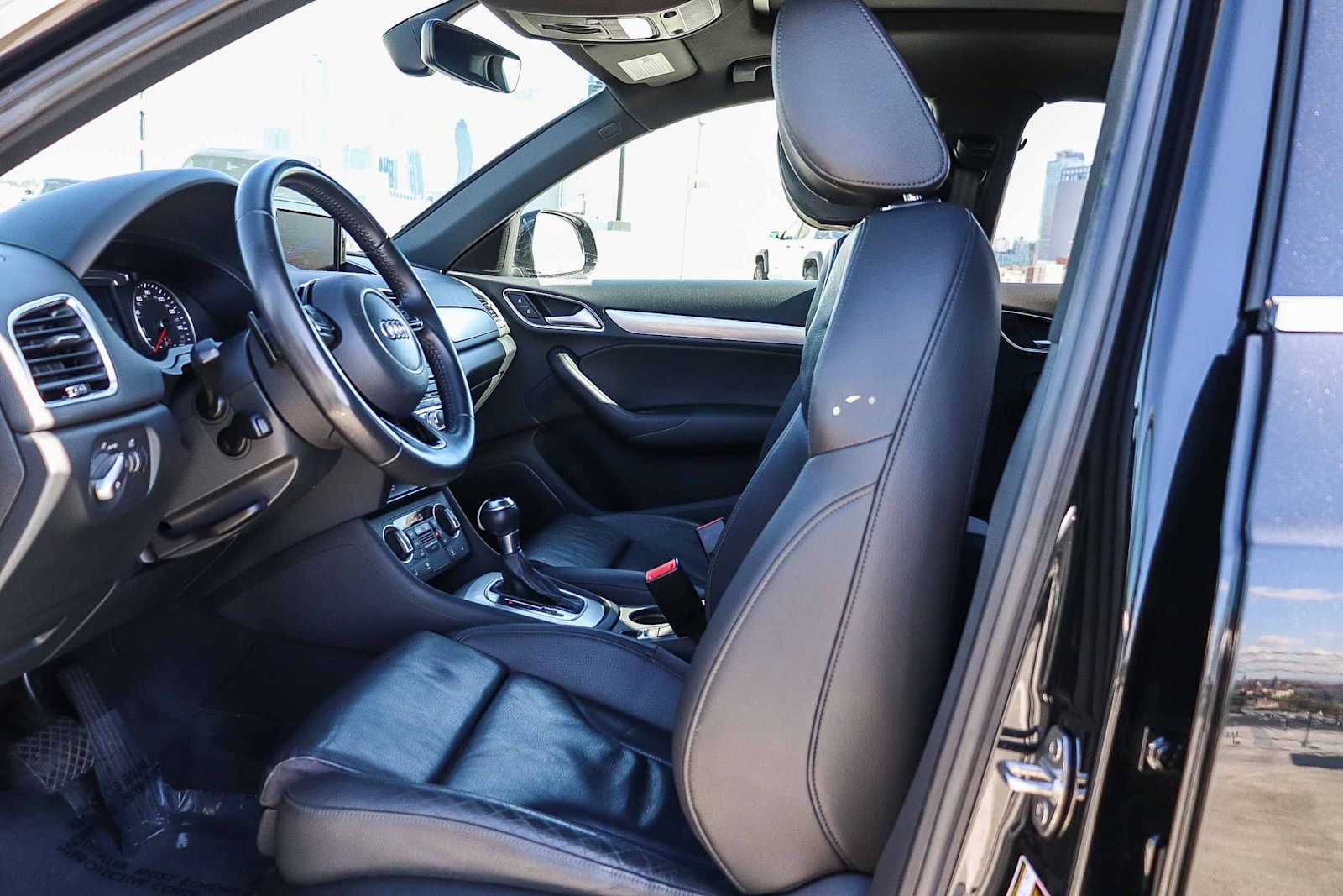 Thumbnail: 2018 Audi Q3 - 25