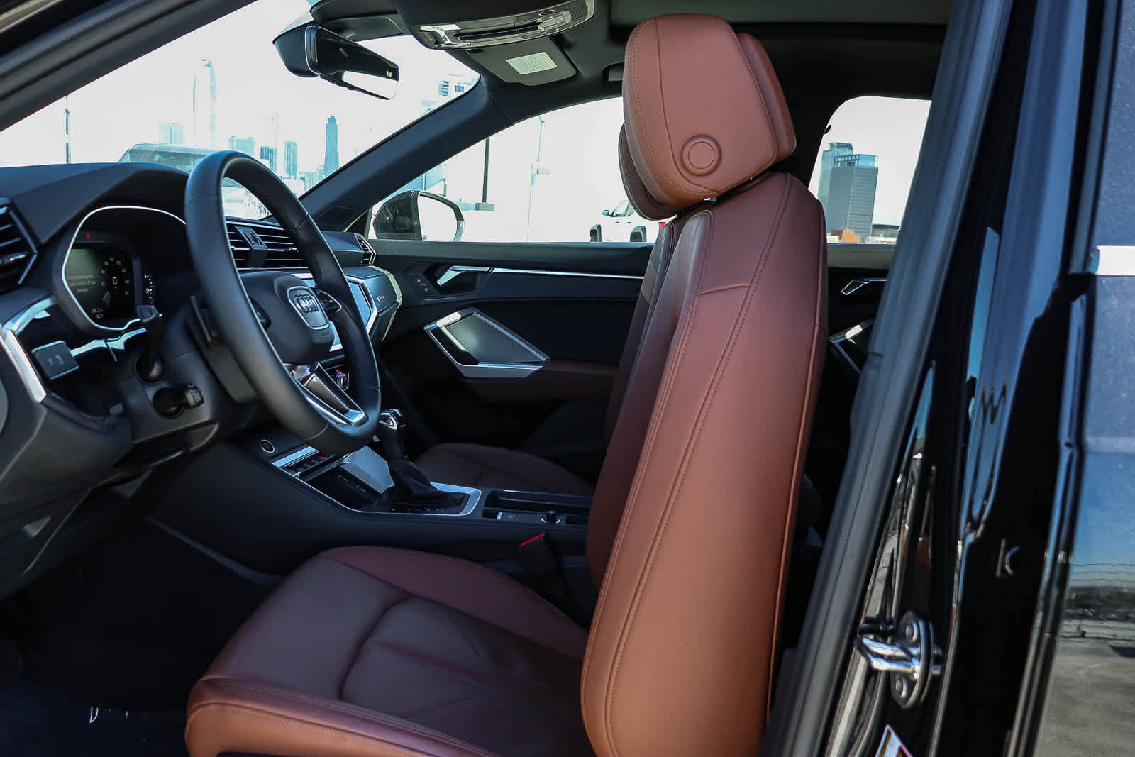 Thumbnail: 2025 Audi Q3 - 24