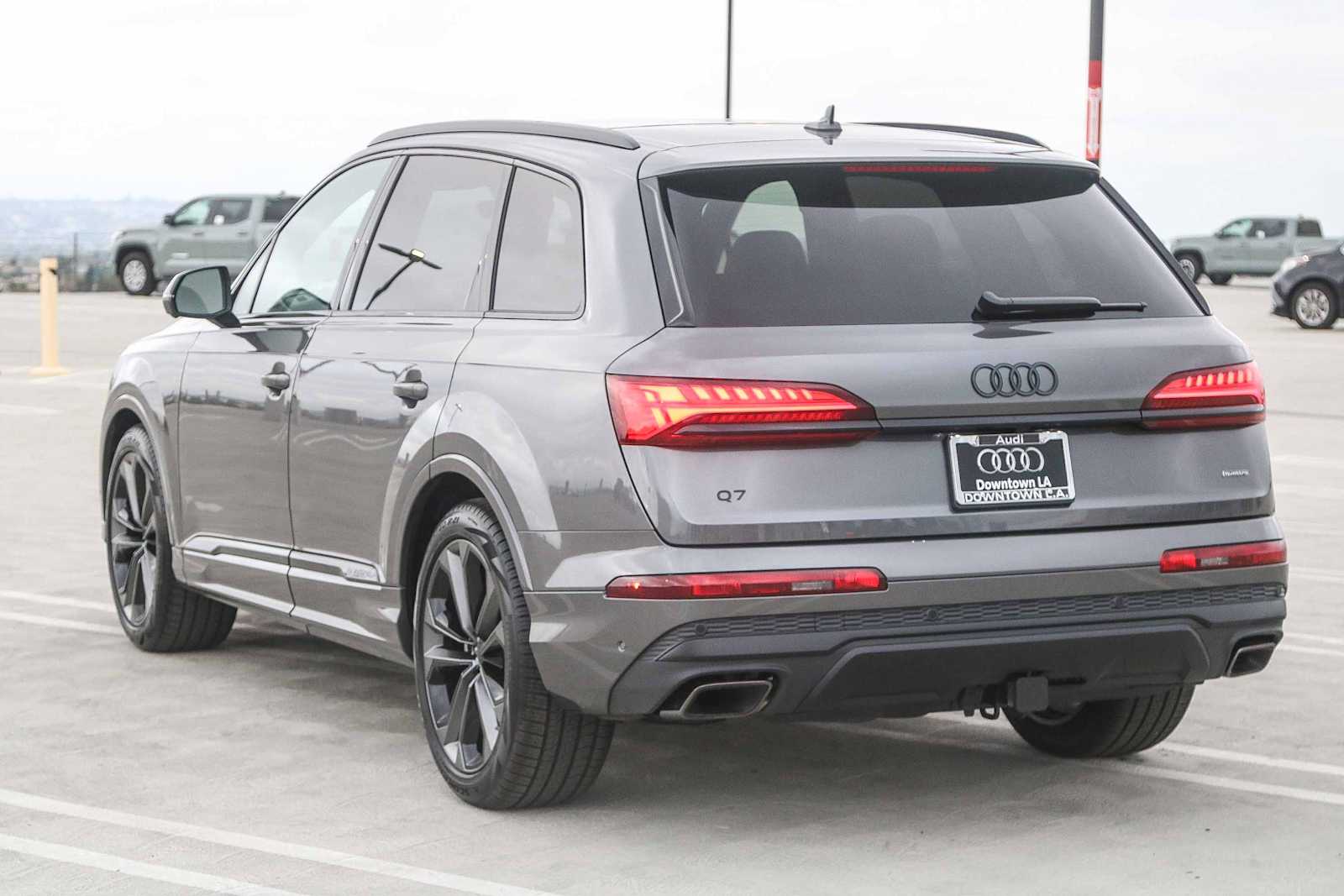 Thumbnail: 2026 Audi Q7 - 9