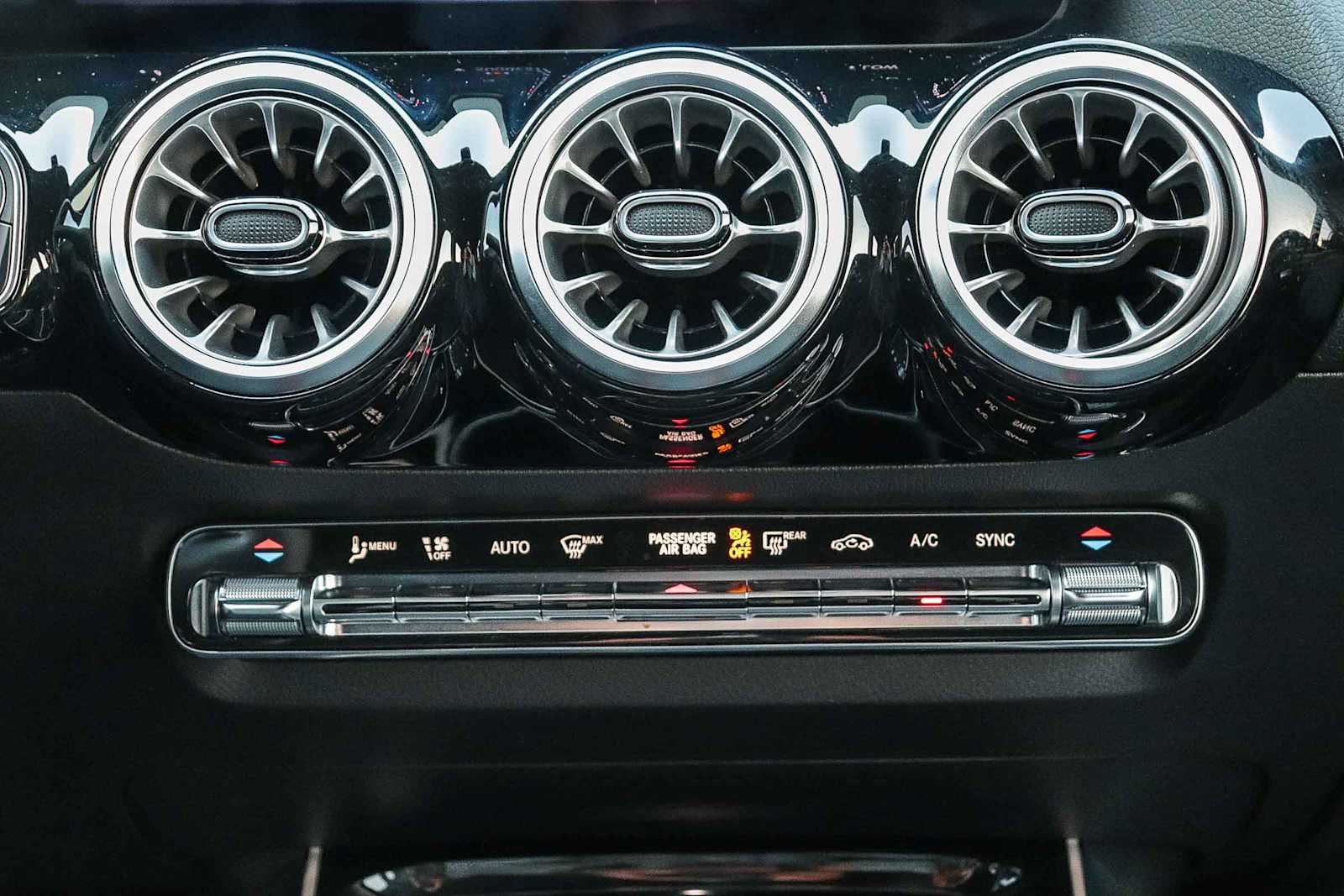 Thumbnail: 2023 Mercedes-Benz GLA - 15