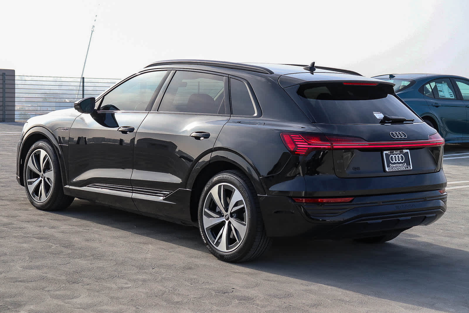 Thumbnail: 2024 Audi Q8 e-tron - 6