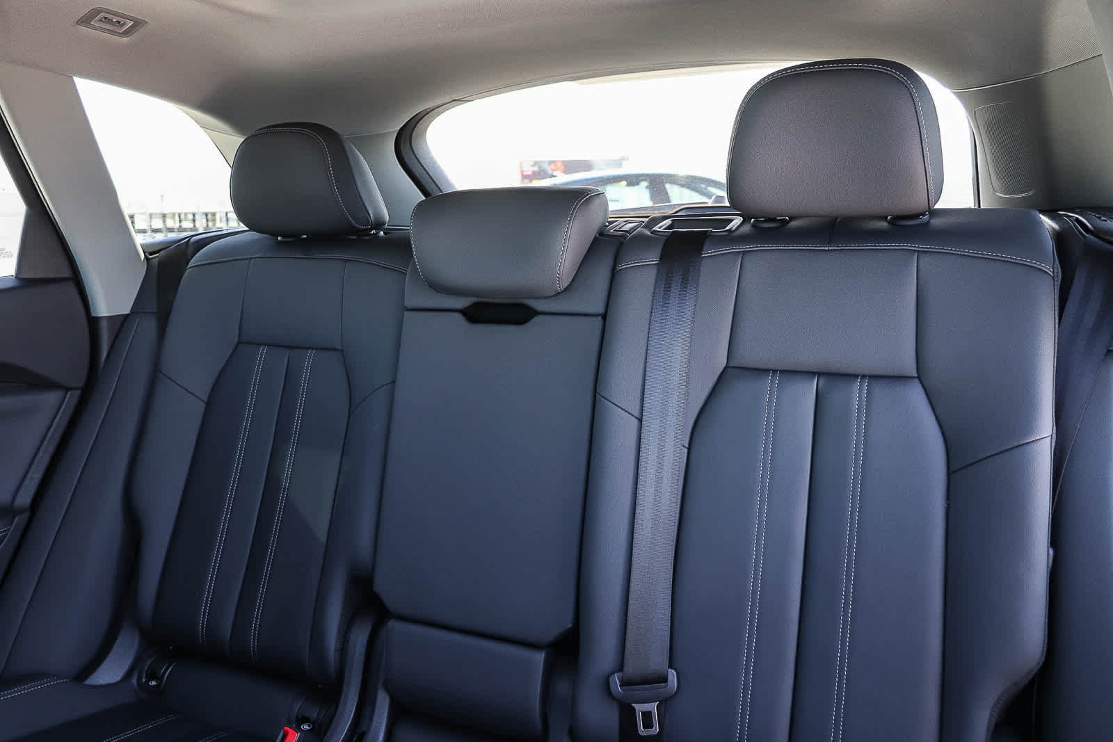 Thumbnail: 2025 Audi Q5 - 23