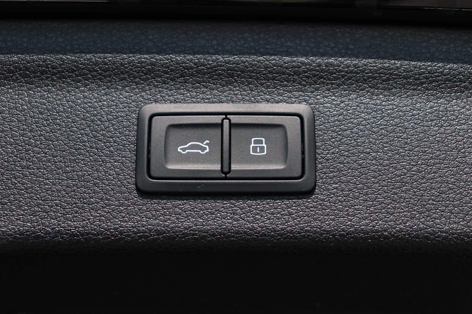 Thumbnail: 2023 Audi Q3 - 38