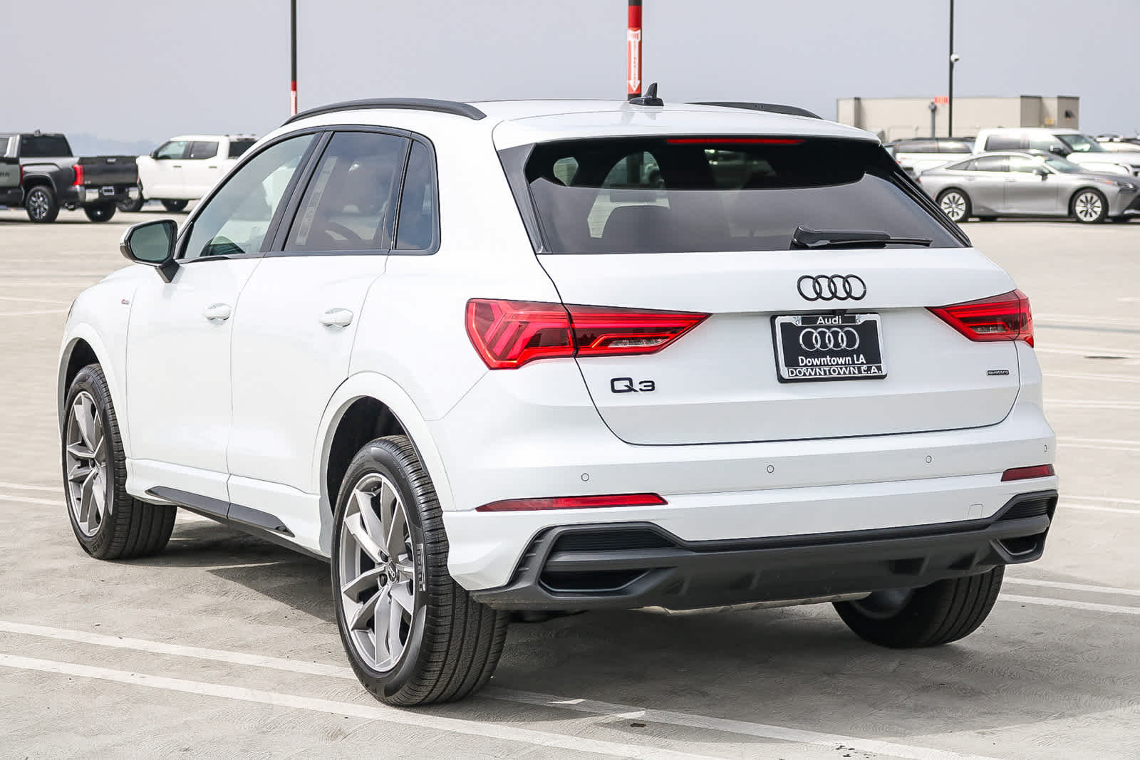 Thumbnail: 2025 Audi Q3 - 10