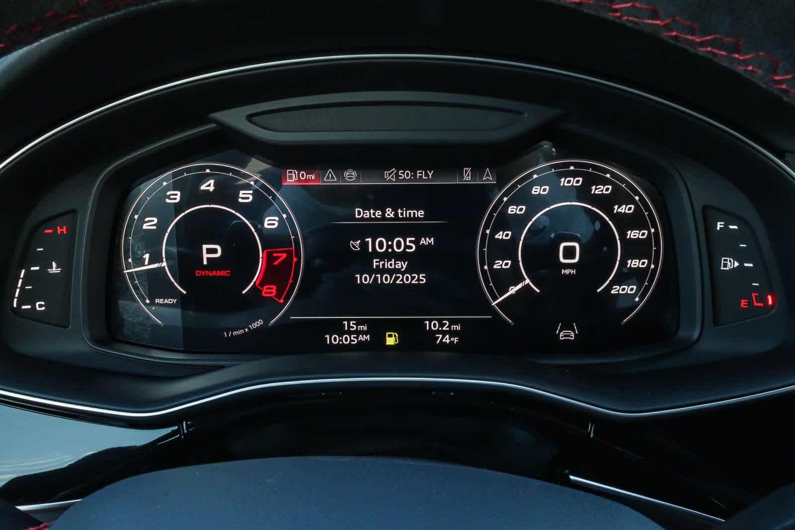 Thumbnail: 2025 Audi RS Q8 - 31