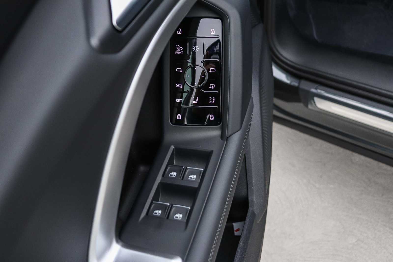 Thumbnail: 2025 Audi Q5 - 26