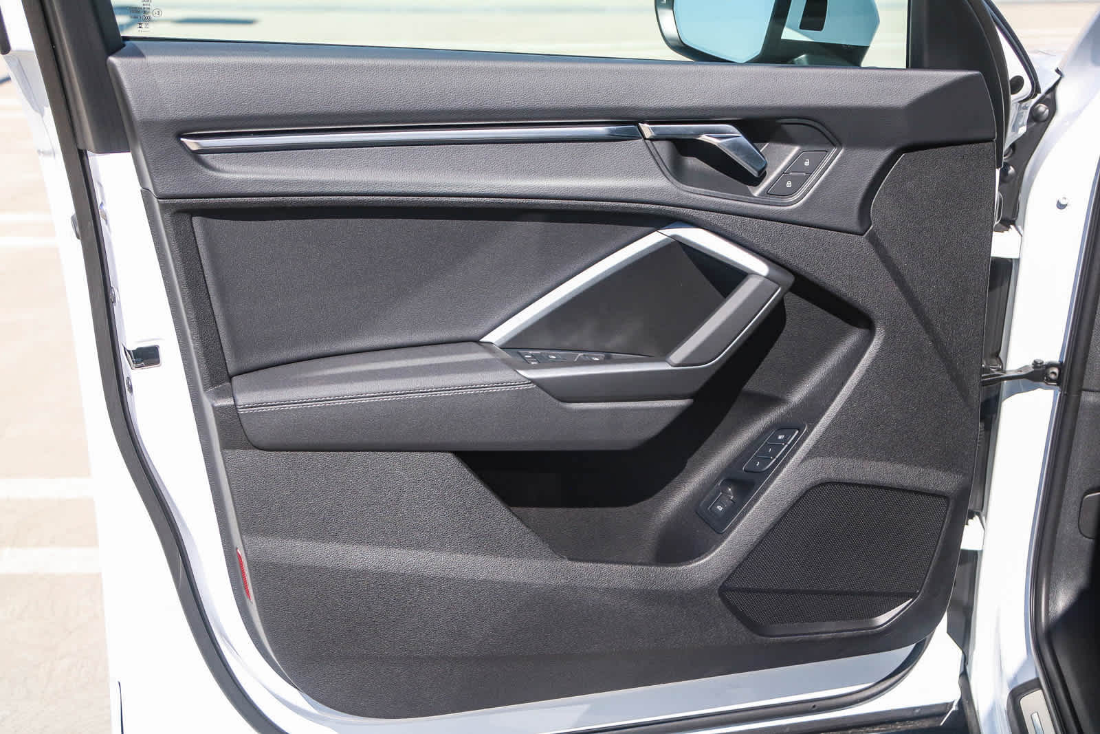 Thumbnail: 2025 Audi Q3 - 33