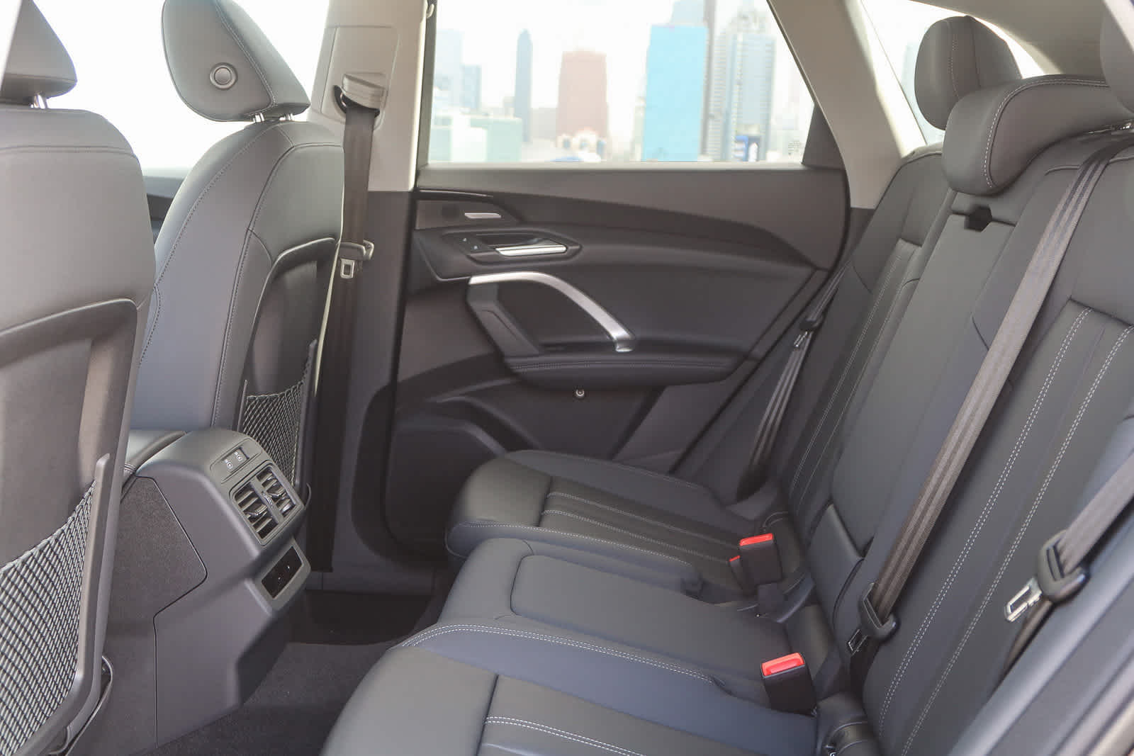 Thumbnail: 2025 Audi Q5 - 25