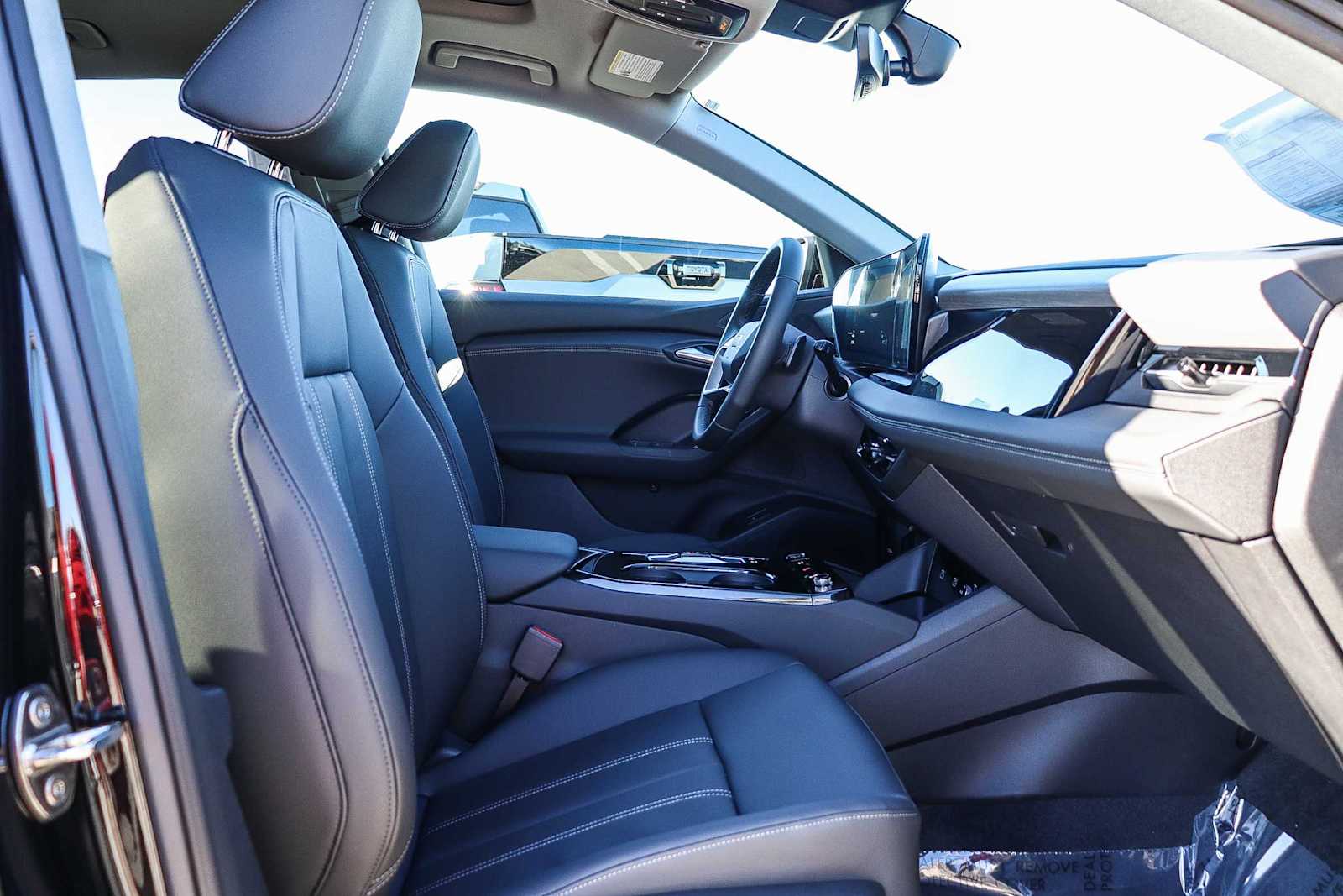 Thumbnail: 2025 Audi Q6 e-tron - 21