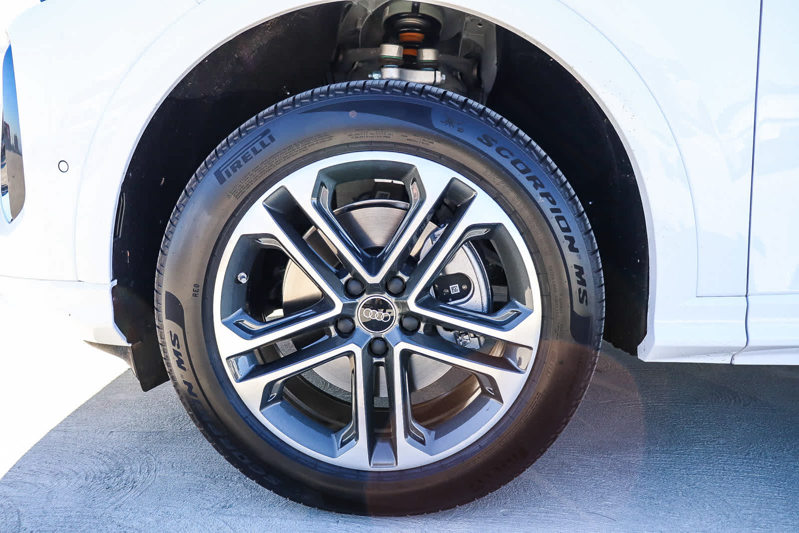 Thumbnail: 2025 Audi Q5 - 13