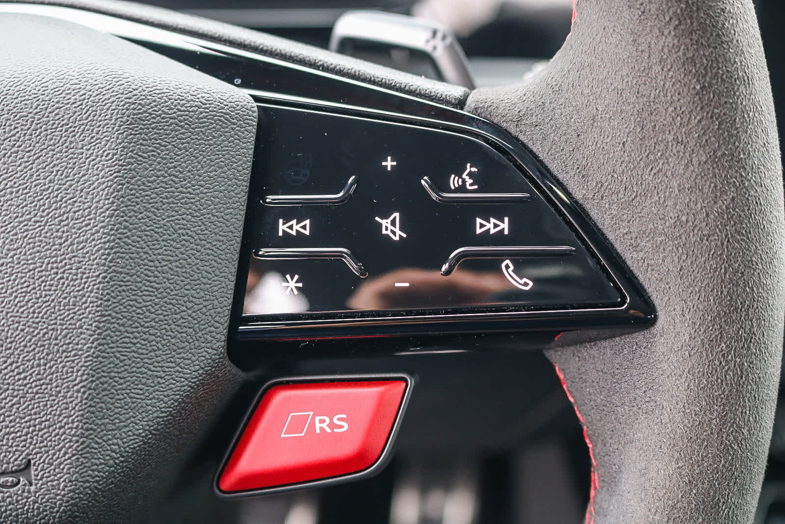 Thumbnail: 2025 Audi RS 3 - 22