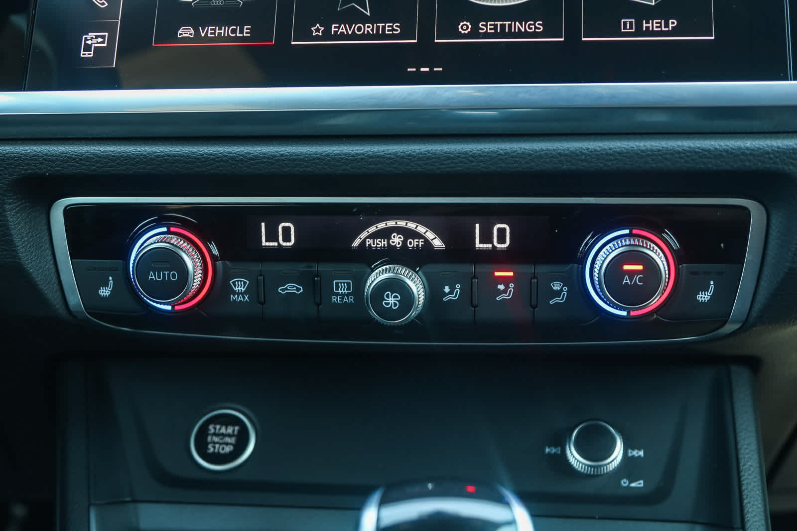 Thumbnail: 2025 Audi Q3 - 18