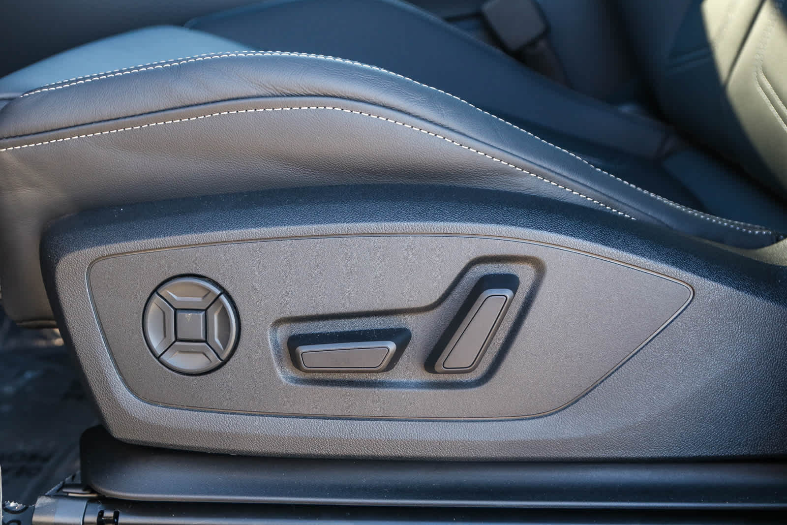 Thumbnail: 2025 Audi Q3 - 32