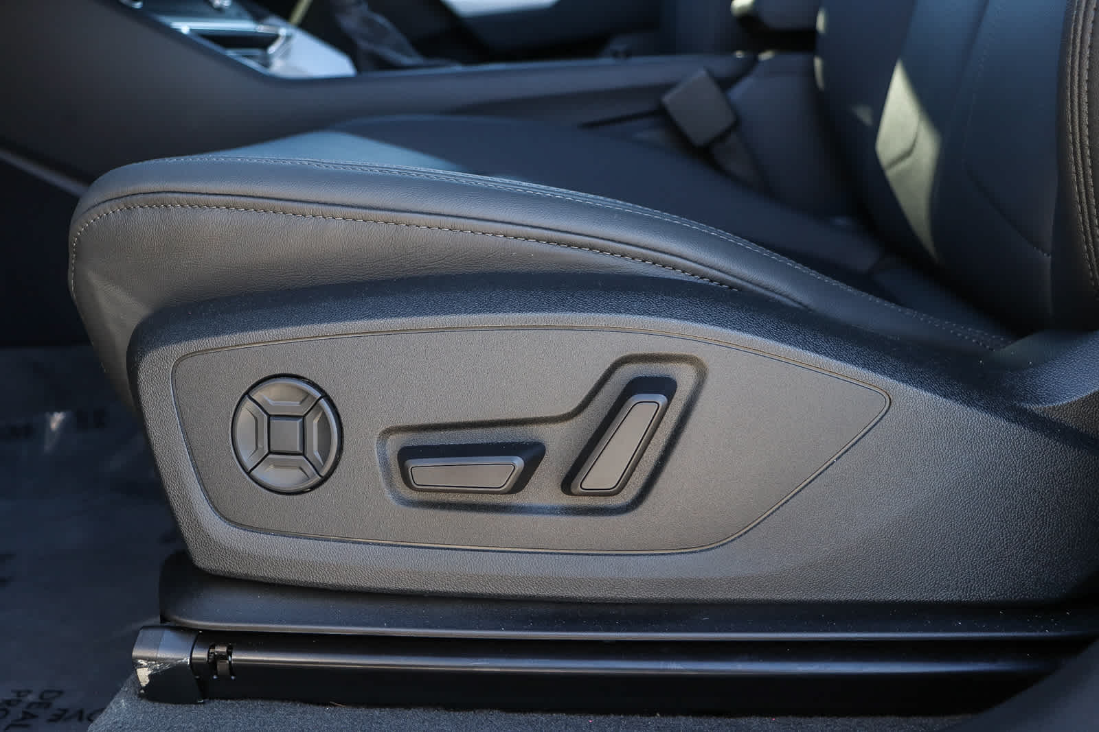 Thumbnail: 2025 Audi Q3 - 28