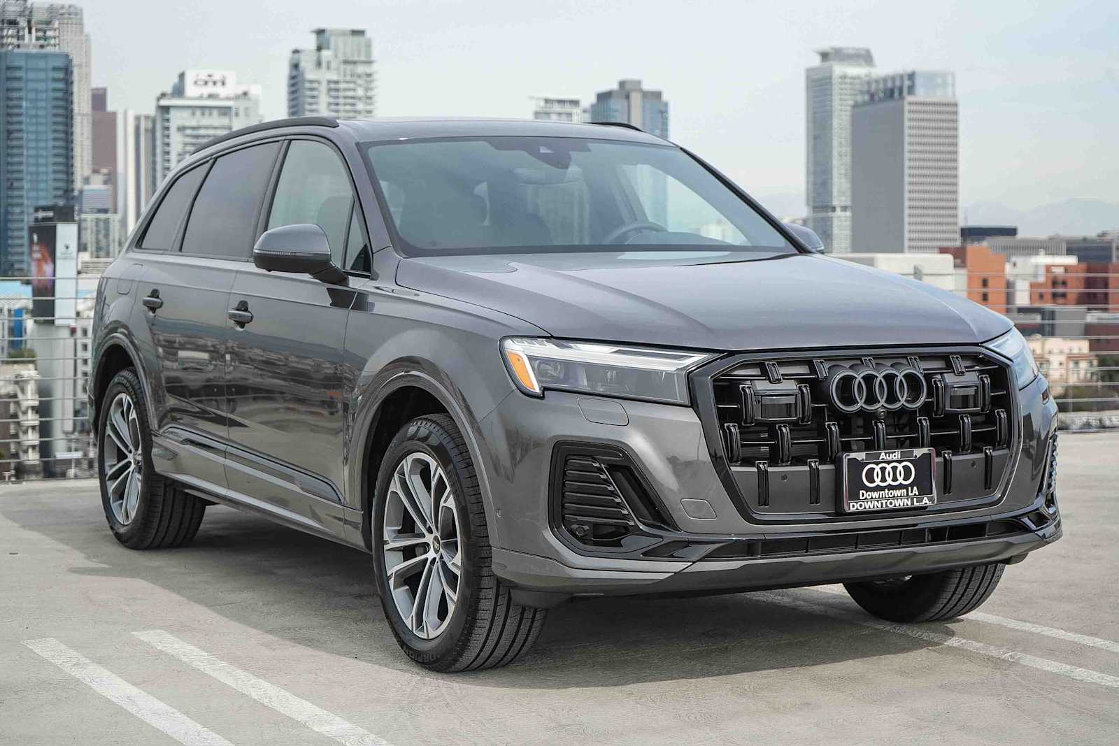 Thumbnail: 2026 Audi Q7 - 3