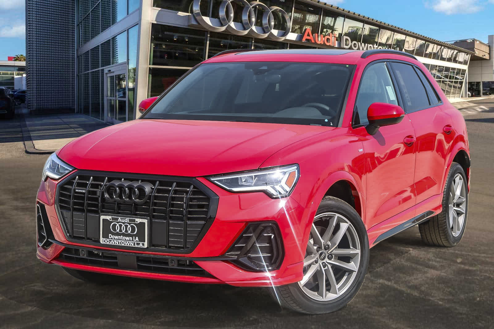 Thumbnail: 2025 Audi Q3 - 1