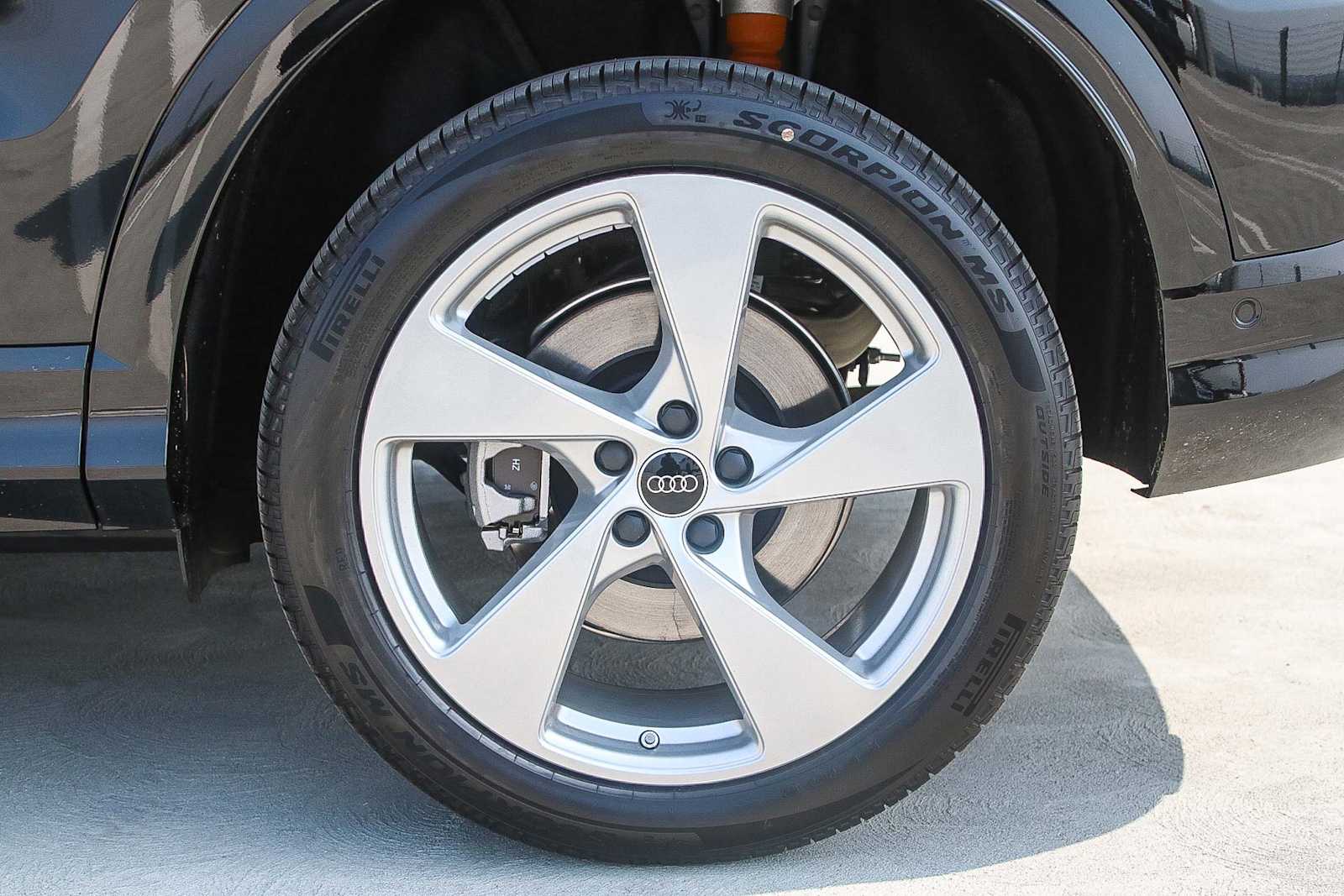 Thumbnail: 2025 Audi Q5 - 10