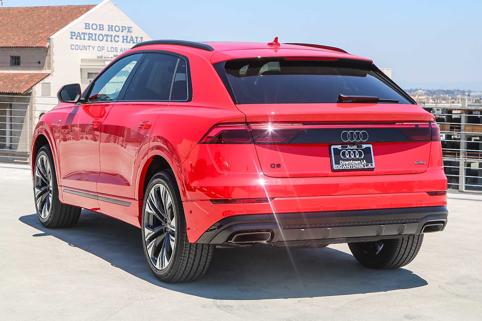 Thumbnail: 2025 Audi Q8 - 7