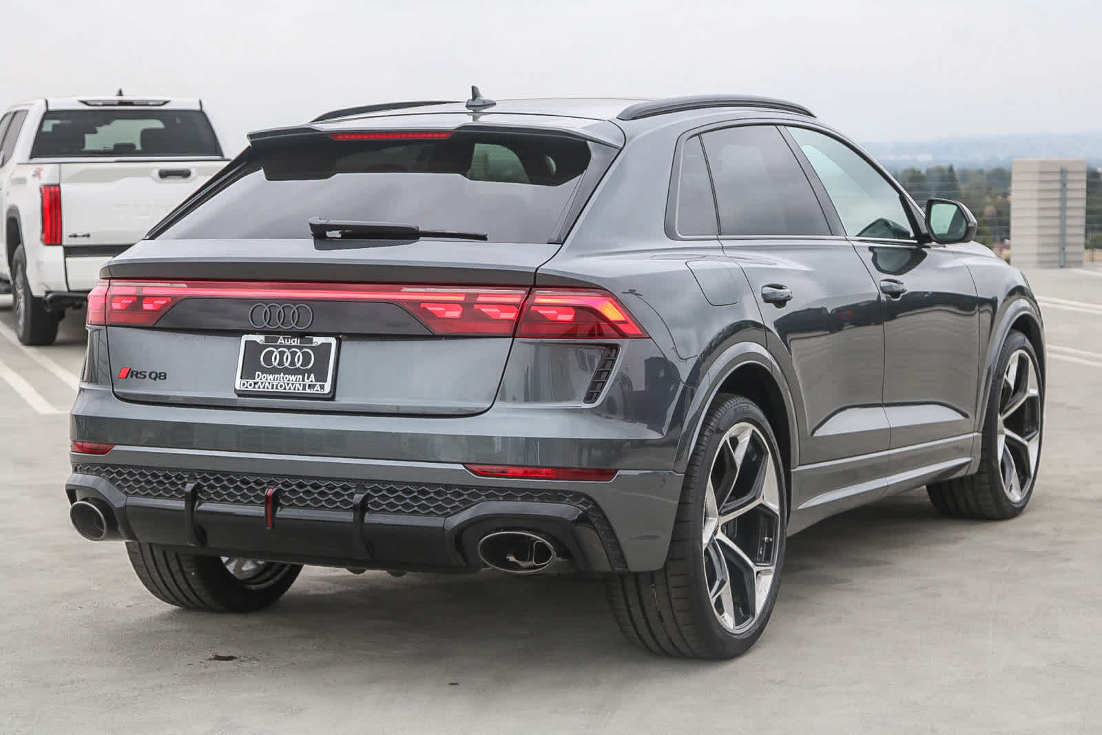 Thumbnail: 2025 Audi RS Q8 - 6