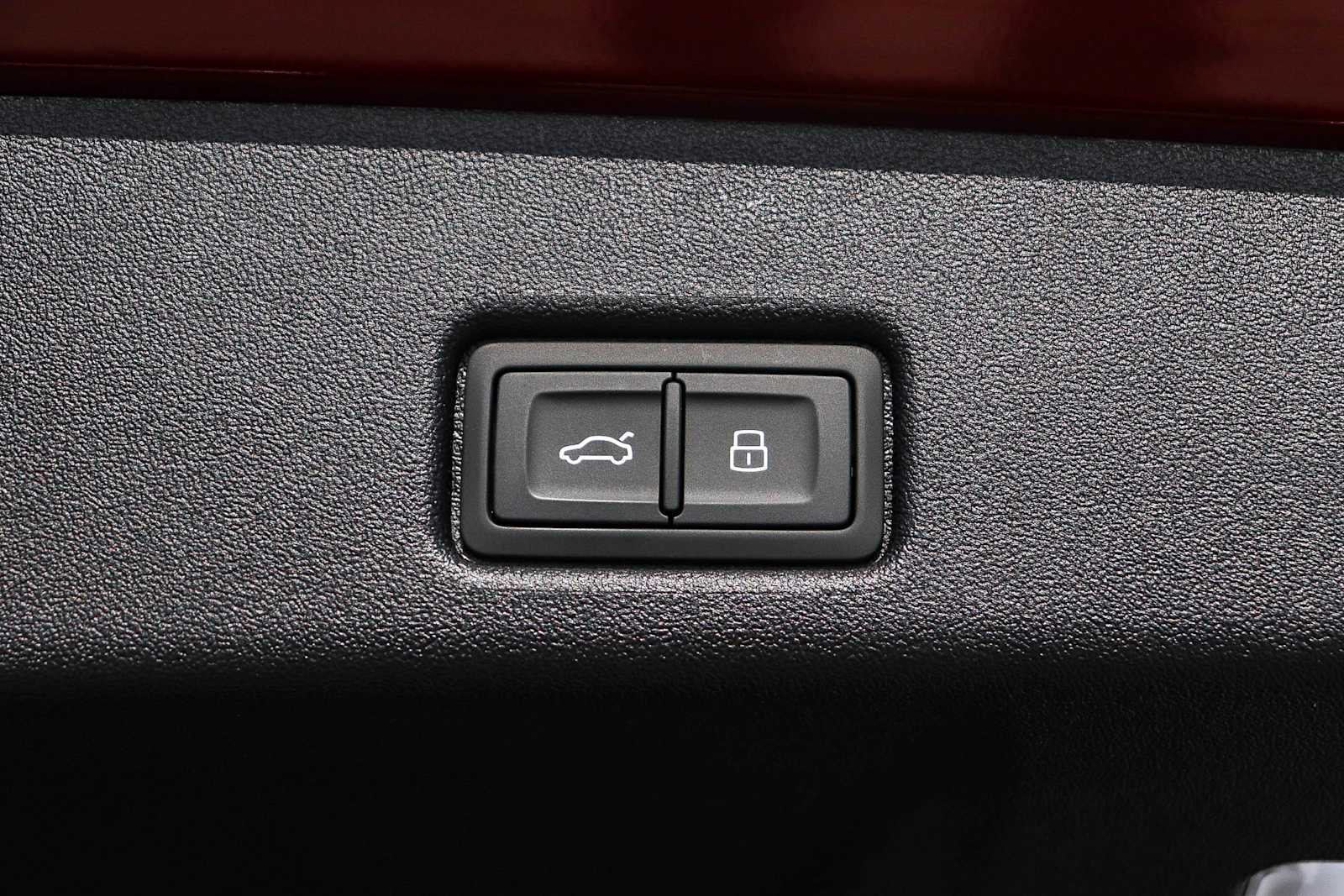 Thumbnail: 2025 Audi Q5 - 37