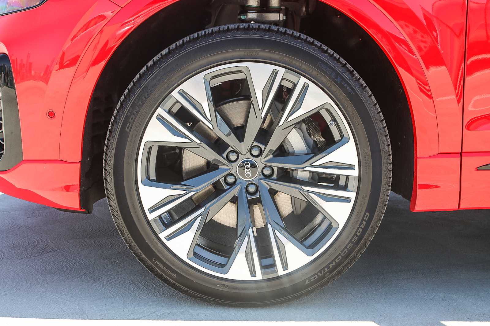 Thumbnail: 2025 Audi Q8 - 10