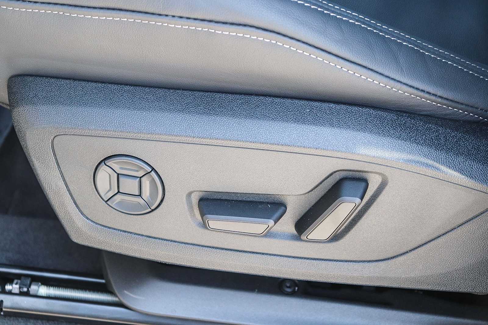 Thumbnail: 2025 Audi Q3 - 23