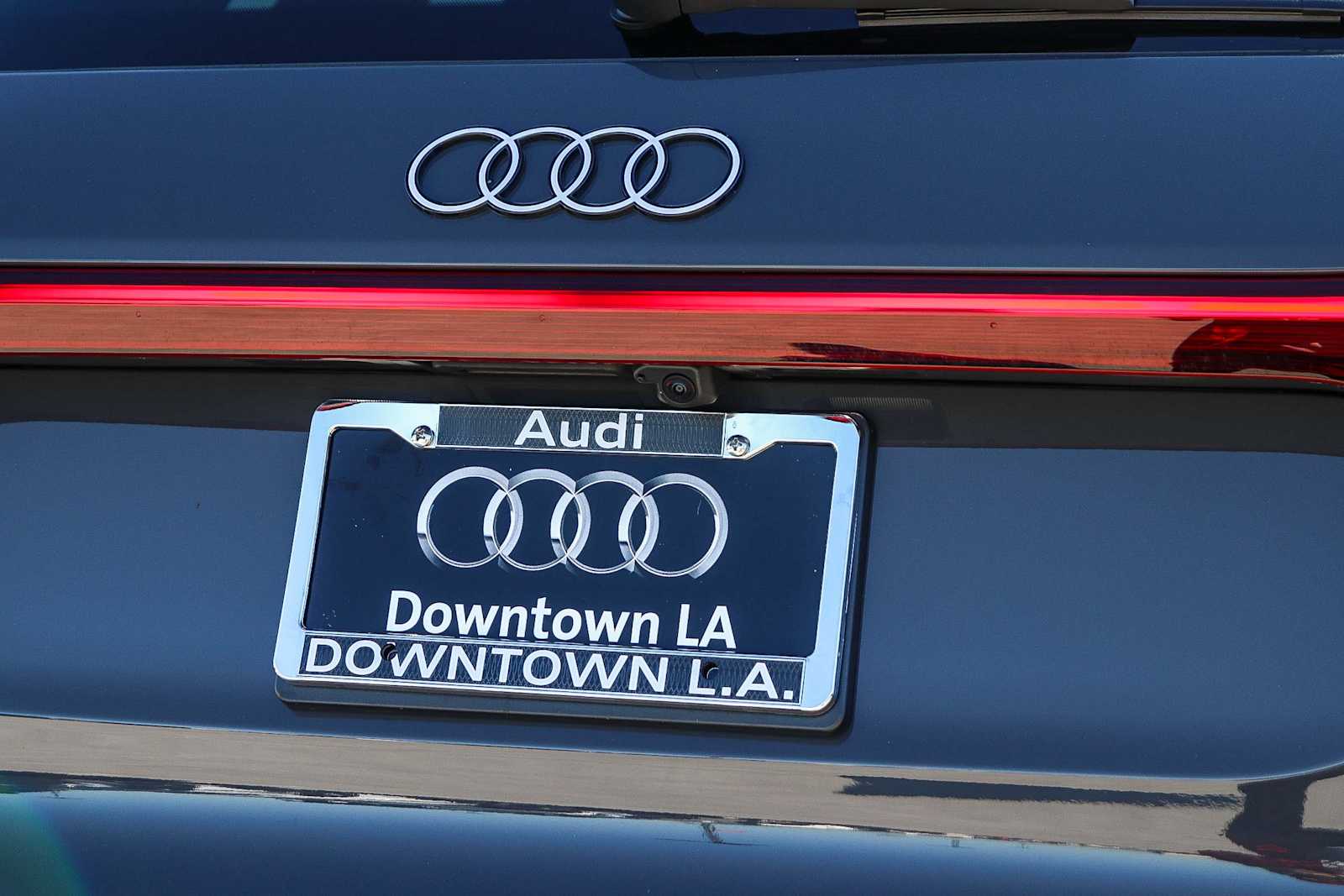 Thumbnail: 2025 Audi Q6 e-tron - 11