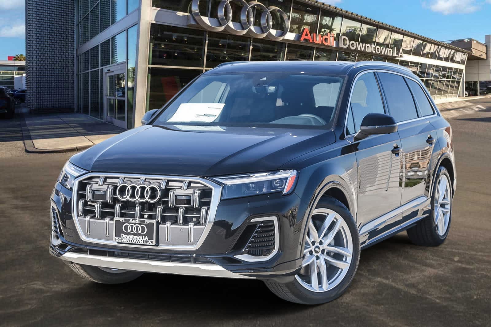 Thumbnail: 2025 Audi Q7 - 1